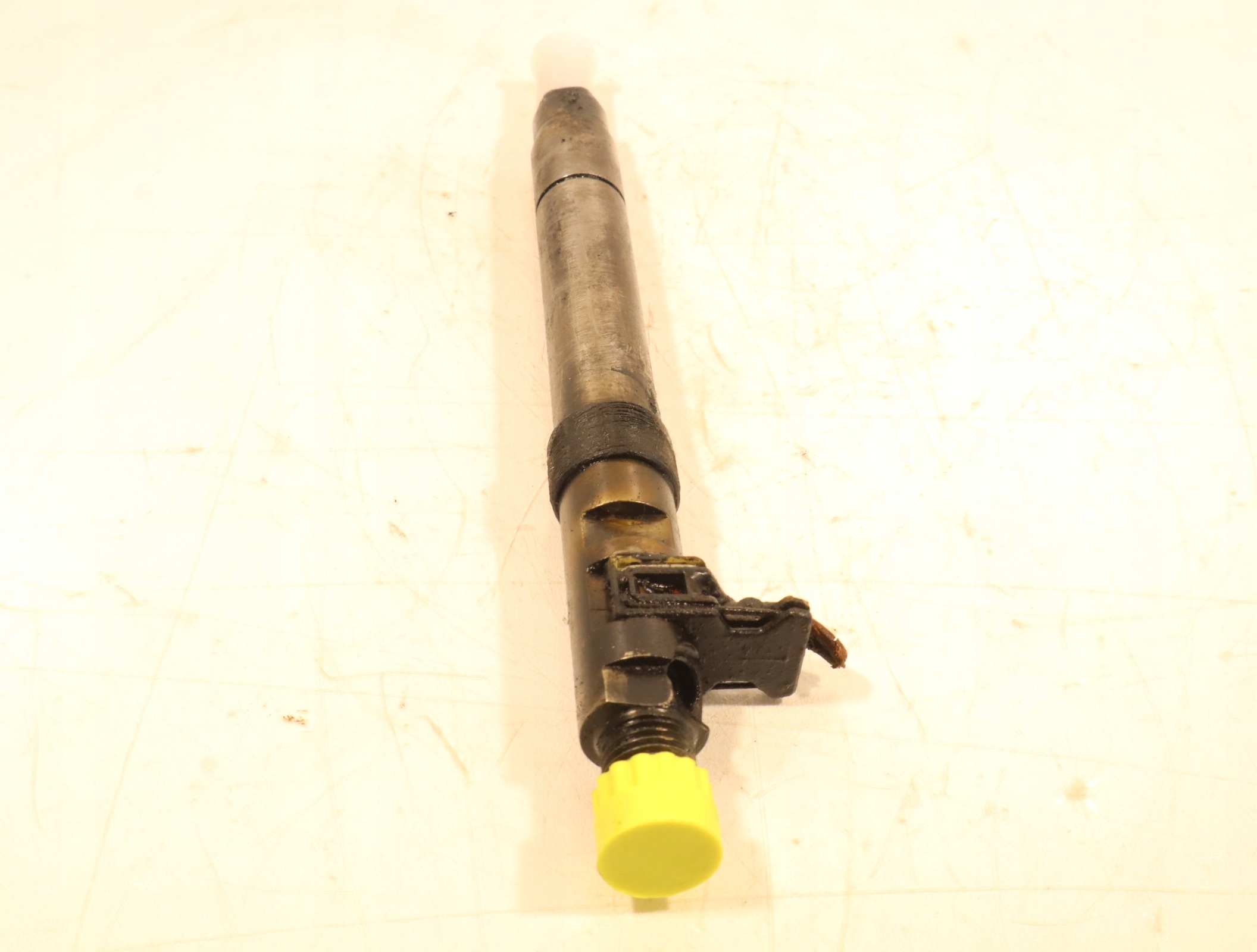 Inyector Peugeot 5008 I 2.0 HDI 96861910 image 3