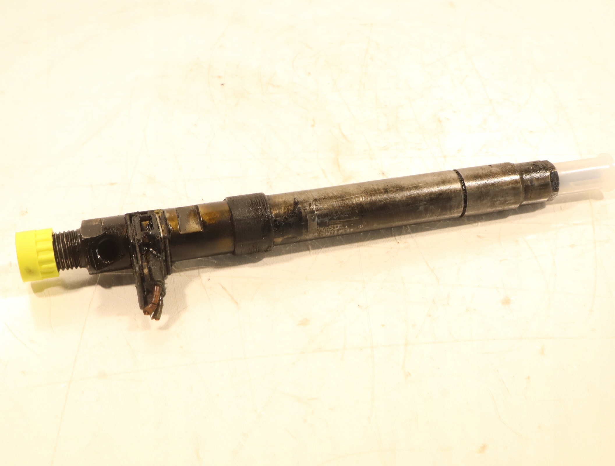 Inyector Peugeot 5008 I 2.0 HDI 96861910 image 4