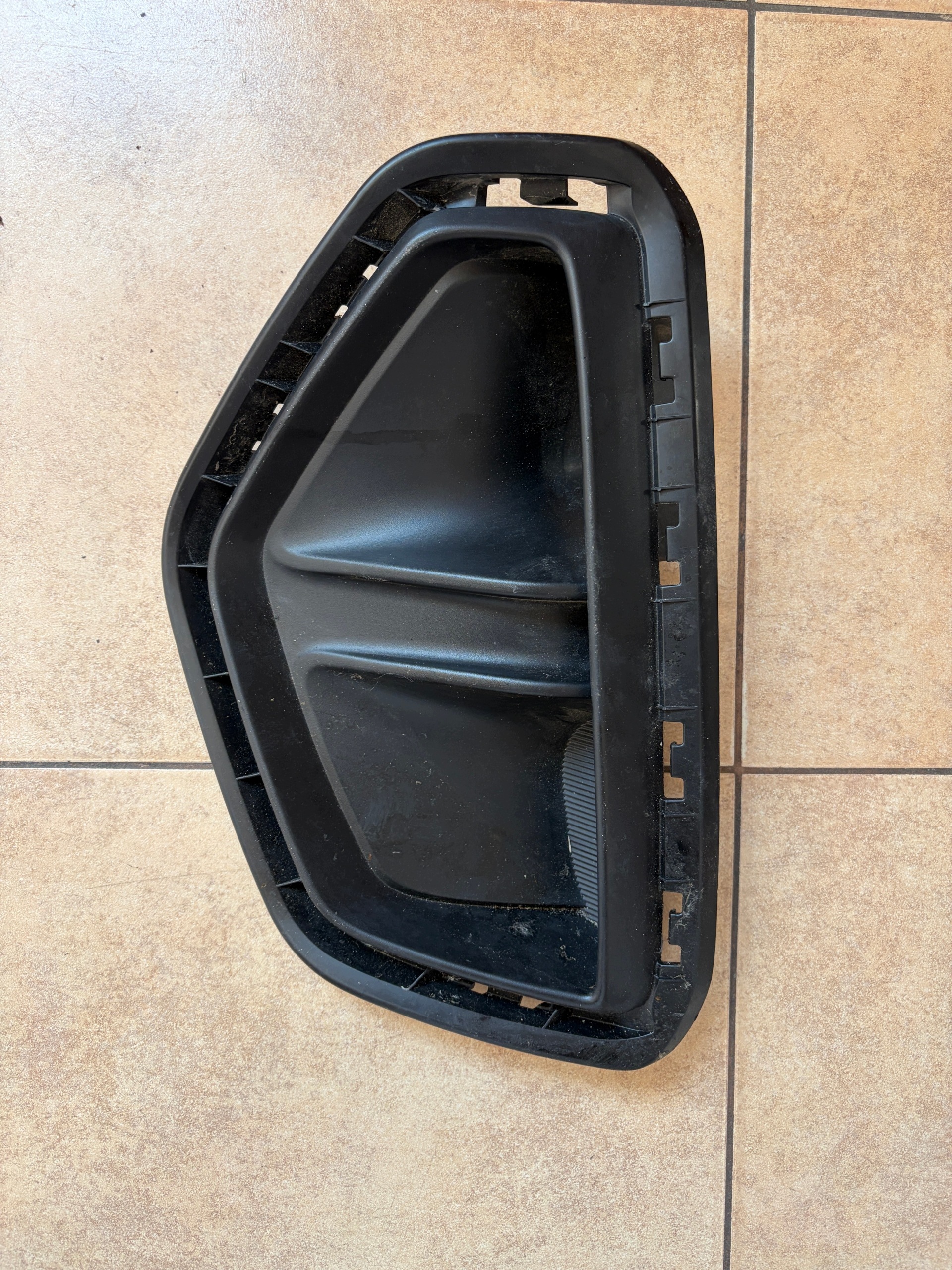 Kia Stonic Rejilla Parachoques Delantero Derecho image 2