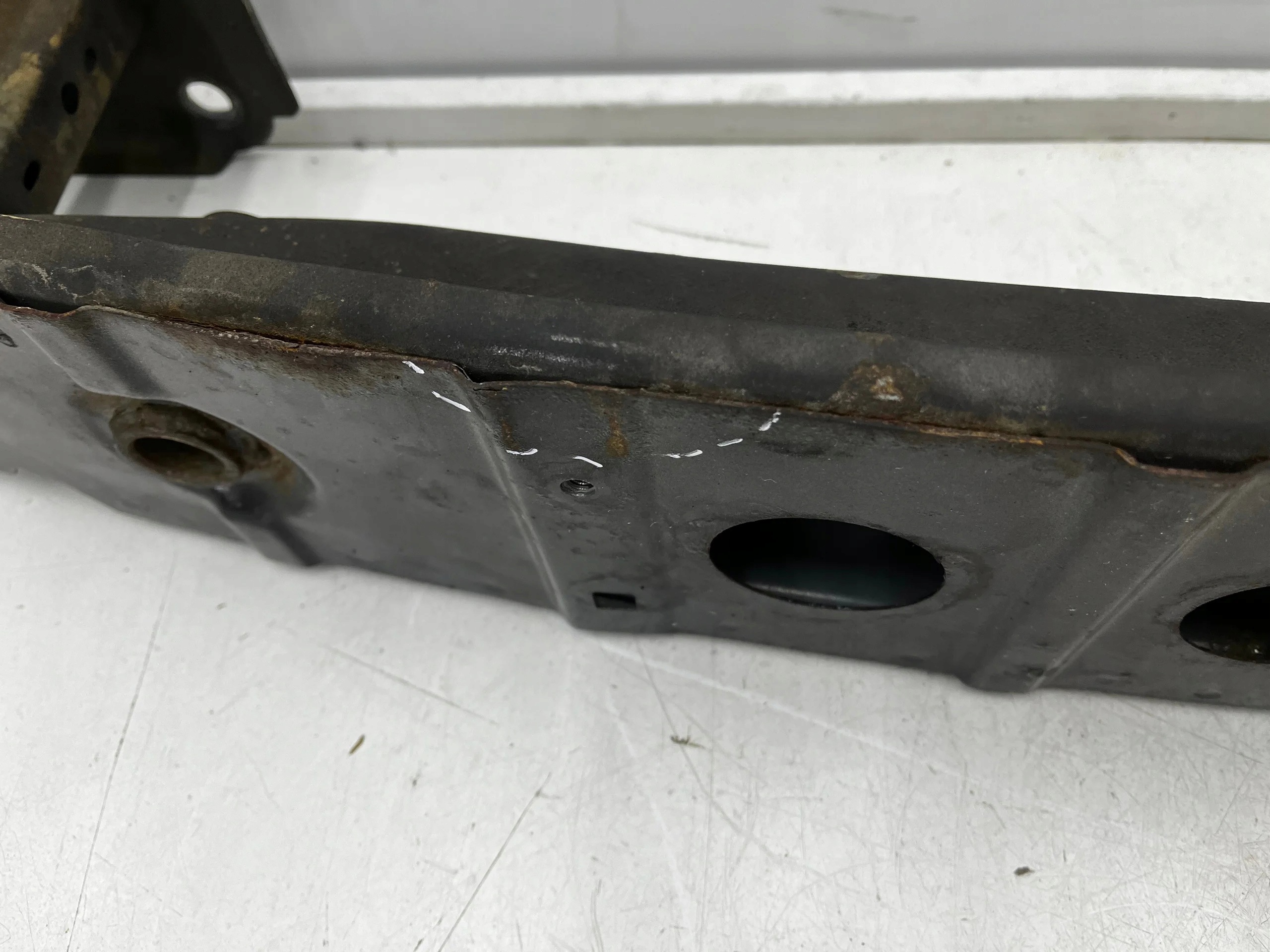 Mazda OE KD53273 Barre de pare-chocs image 5