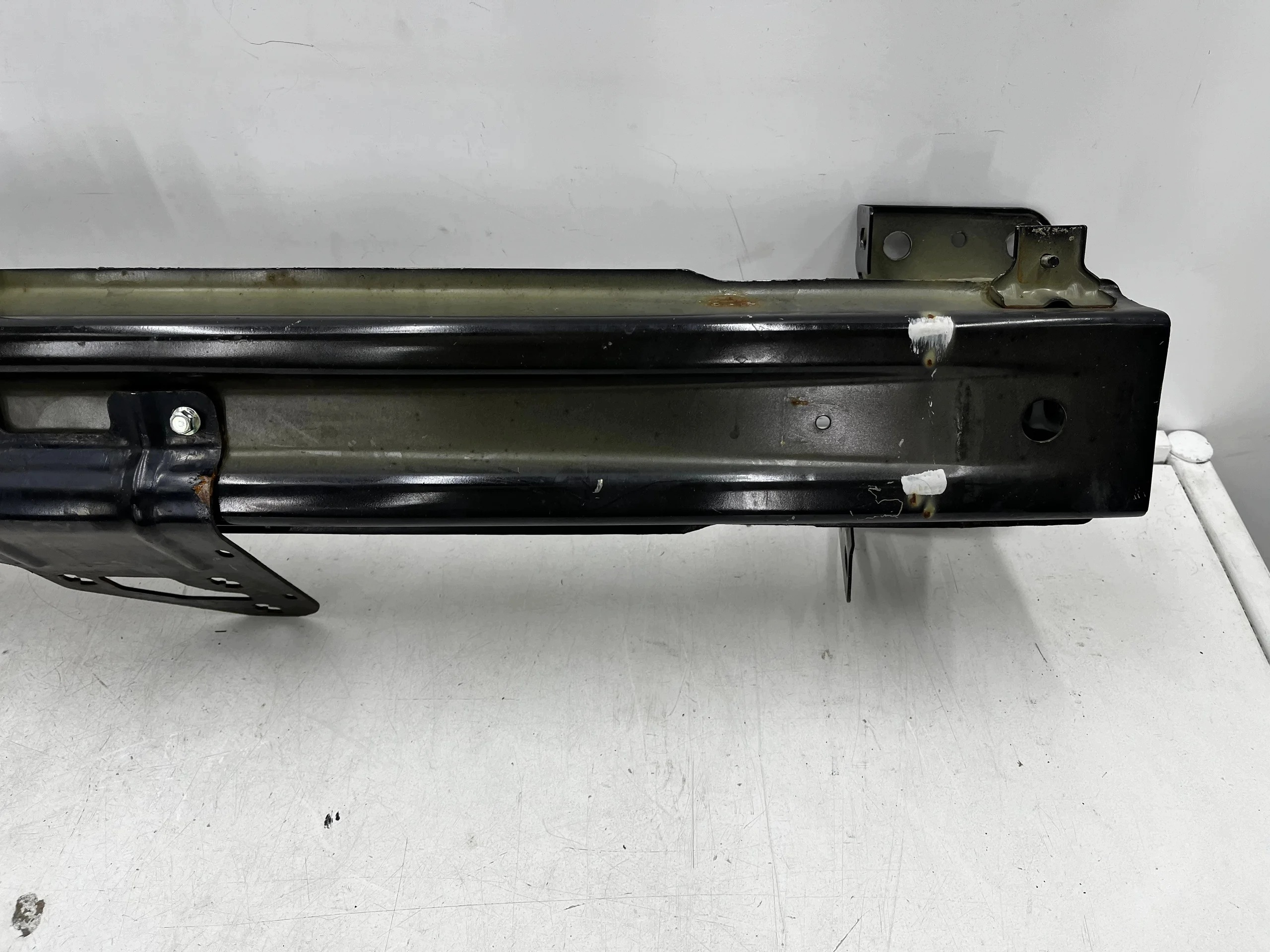 Barra para-choques MG ZS EV 10703728 image 3