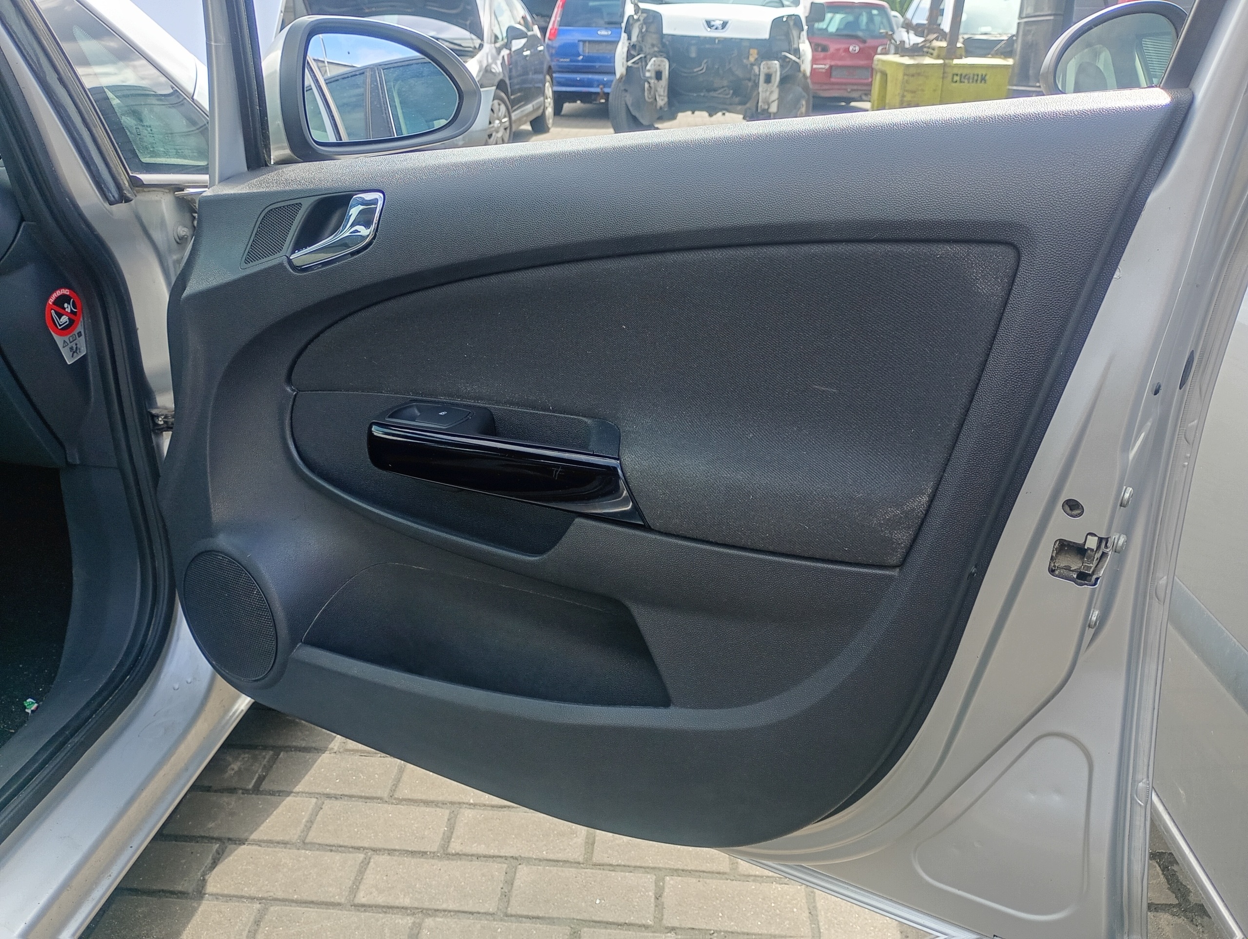 Estofamento Lateral Esquerdo Traseiro Opel Corsa D 06-14 image 3