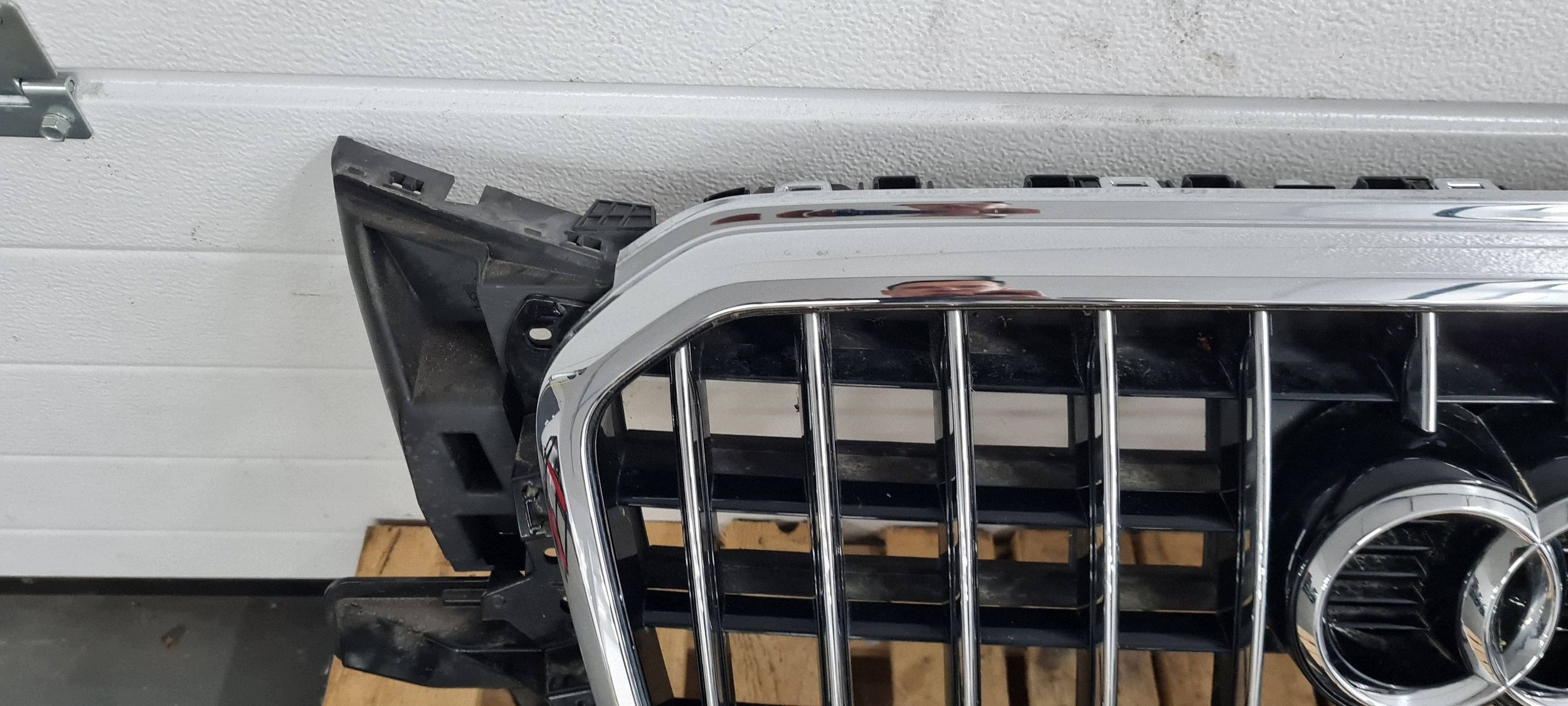 Audi Q5 8R Kühlergrill Chrom 8R0853651R image 4