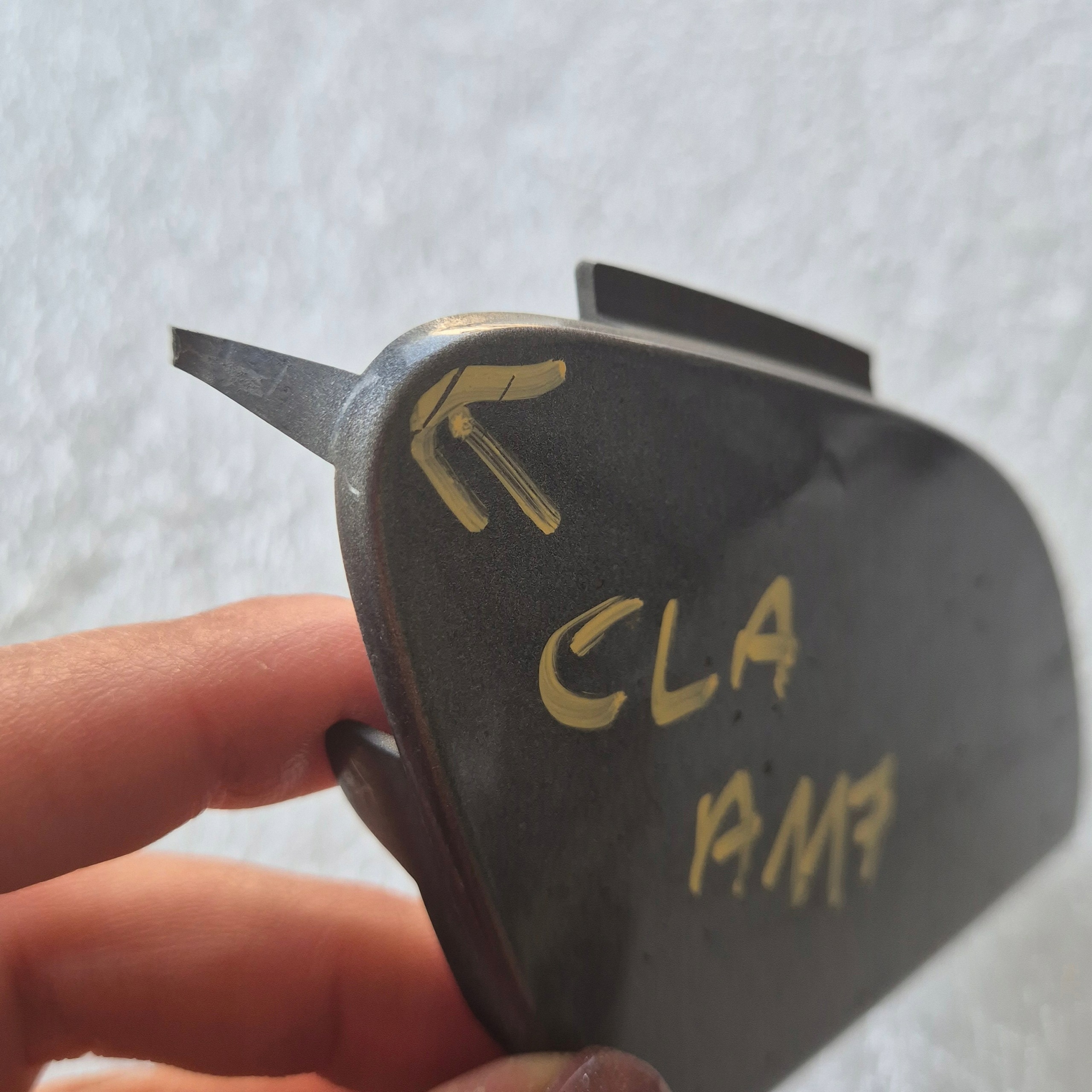 MERCEDES CLA W117 Klappe Haken vorne A1178851300 image 3