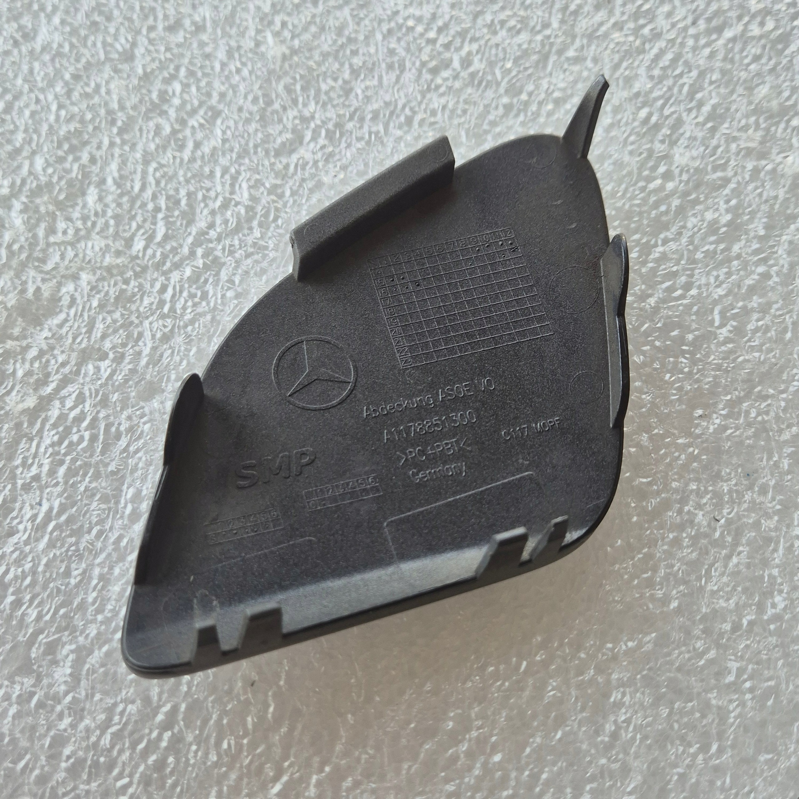 MERCEDES CLA W117 Klappe Haken vorne A1178851300 image 6