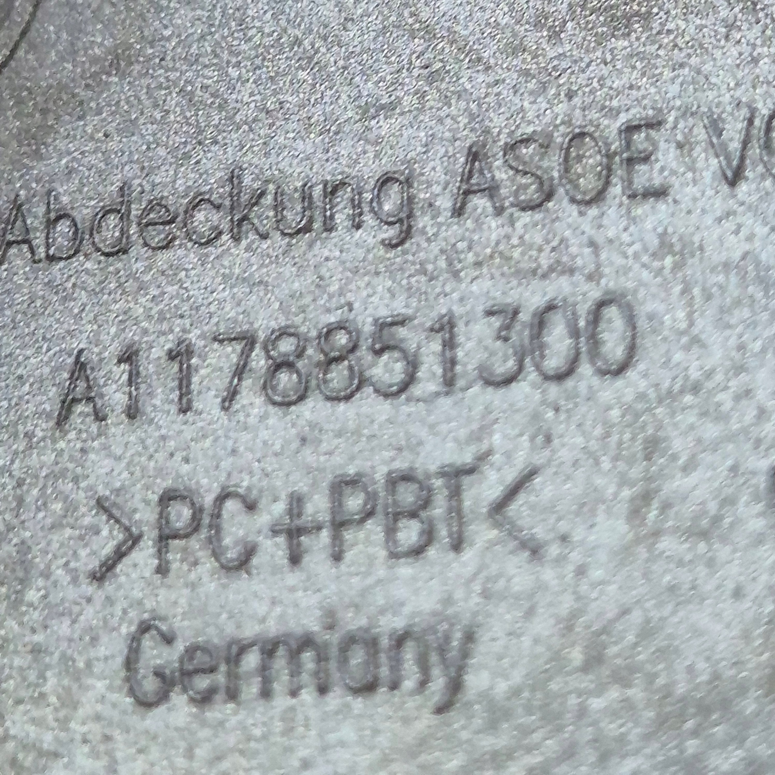 MERCEDES CLA W117 Klappe Haken vorne A1178851300 image 7