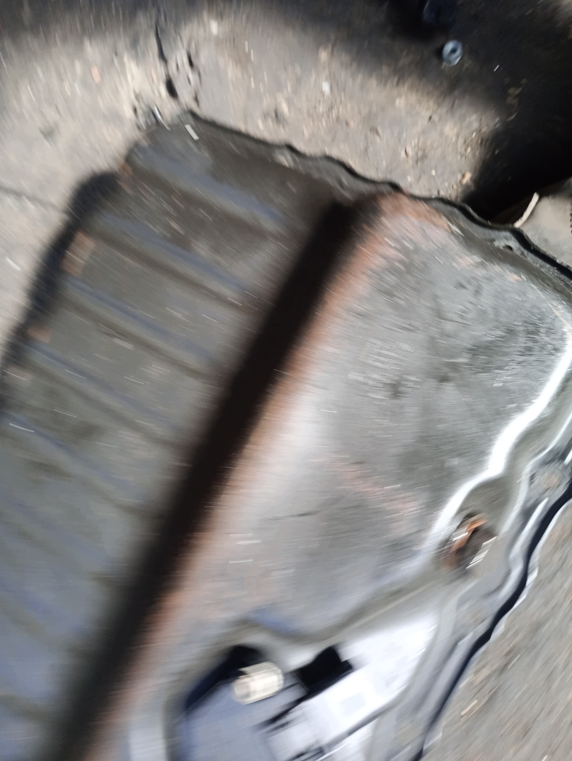 Oljetråg Volkswagen Audi 06J108600E Begagnad