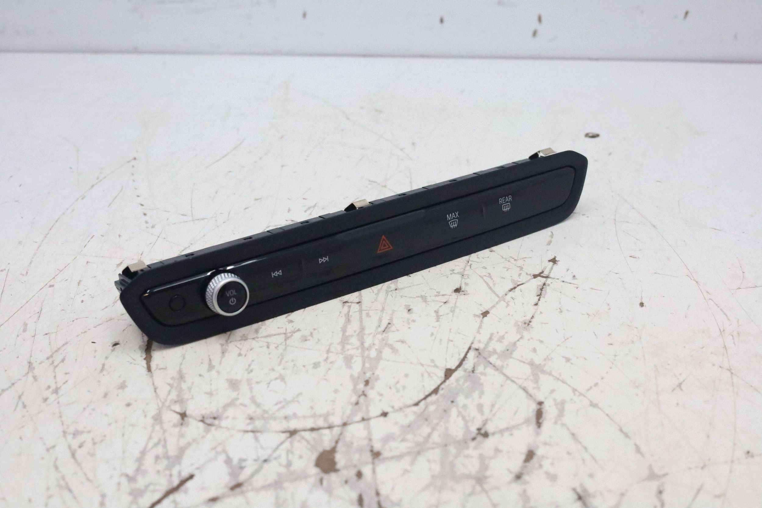 BMW G20 G21 G22 G23 G26 M3 G80 G81 Radio-Schalter 5A63F19 image 2
