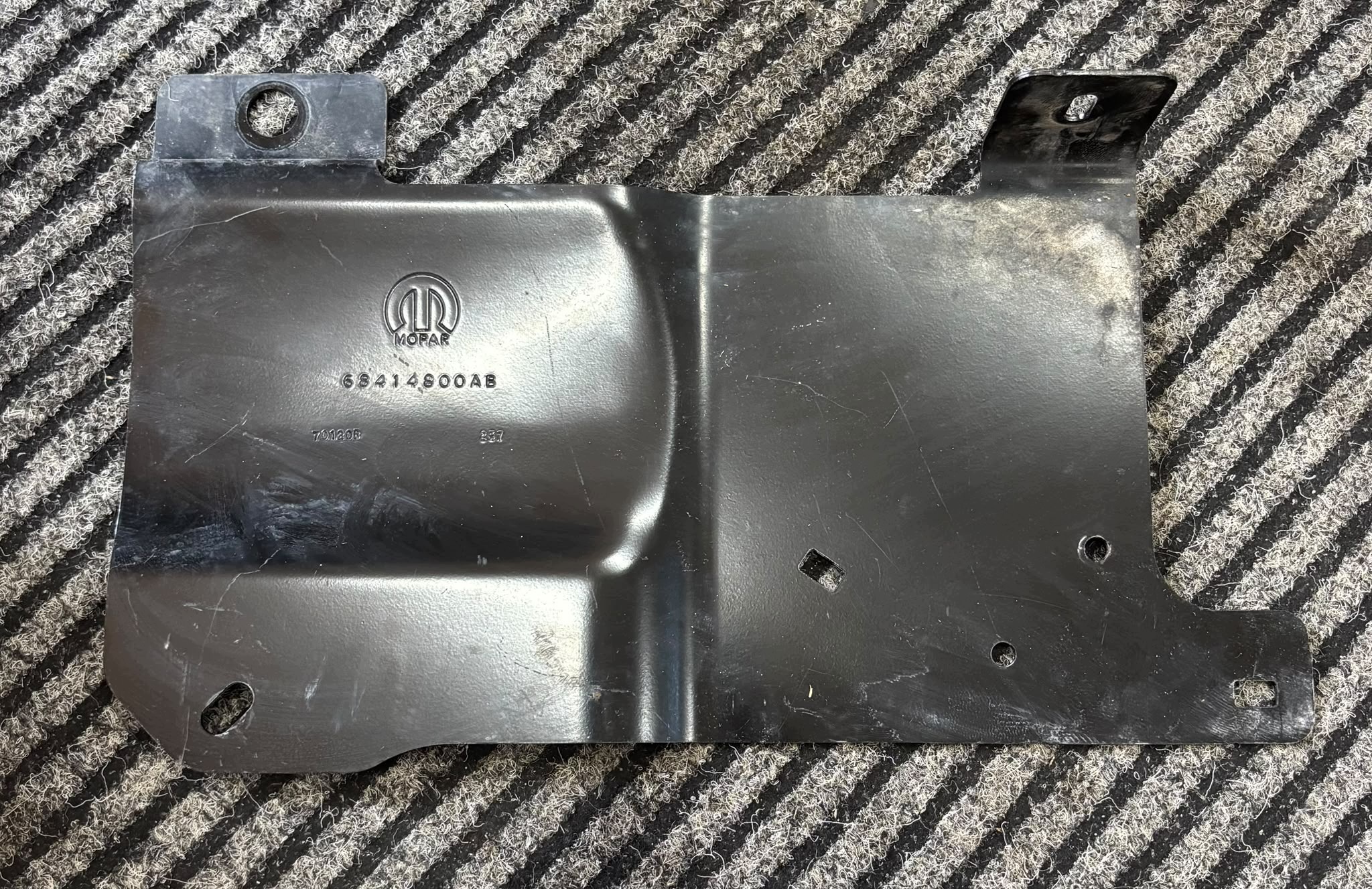 Mounting Handle Panel 68705251AA Jeep Wrangler 21+