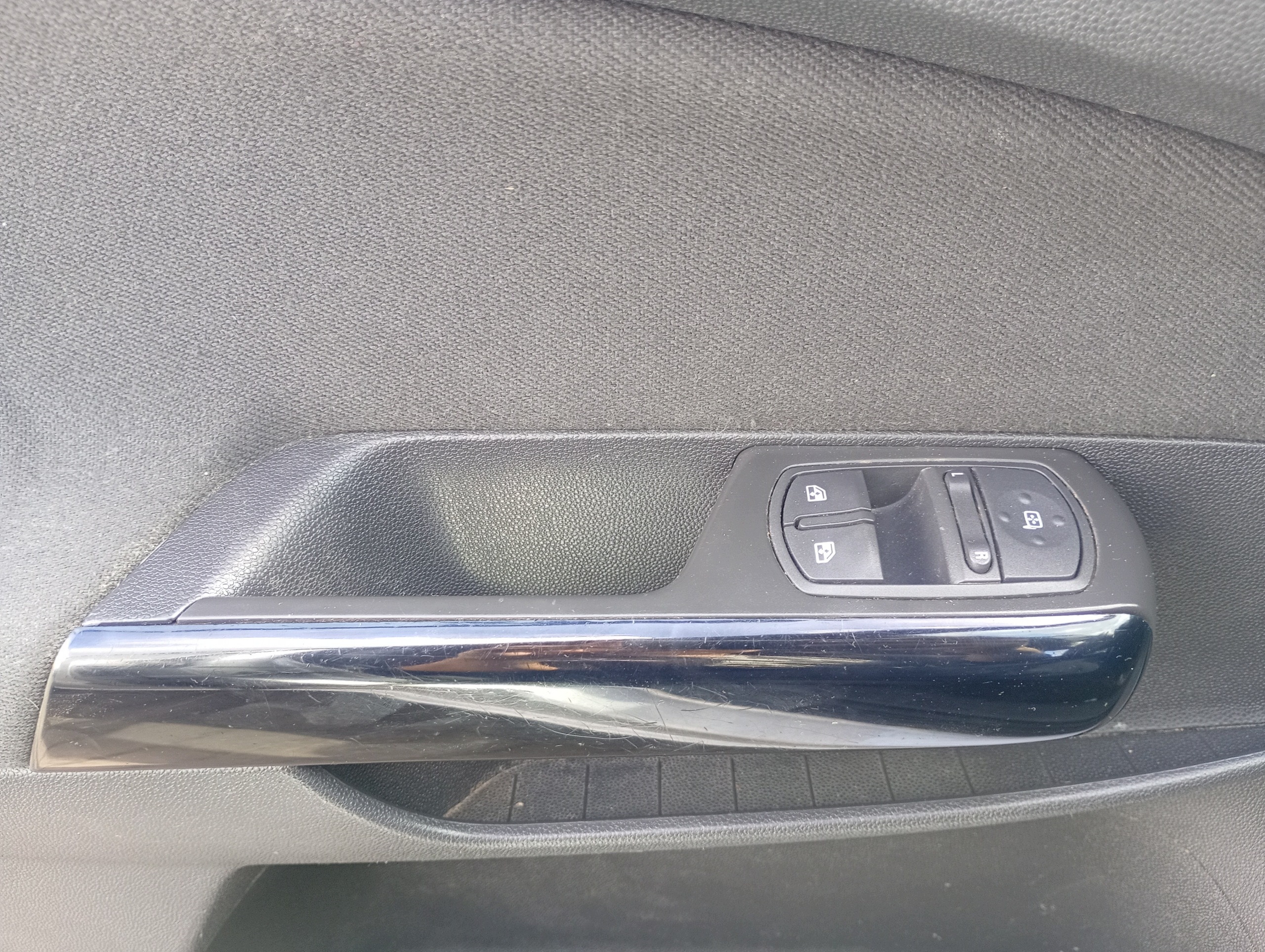 Window Switch Left Front Opel Corsa D 06-14 Used image 2