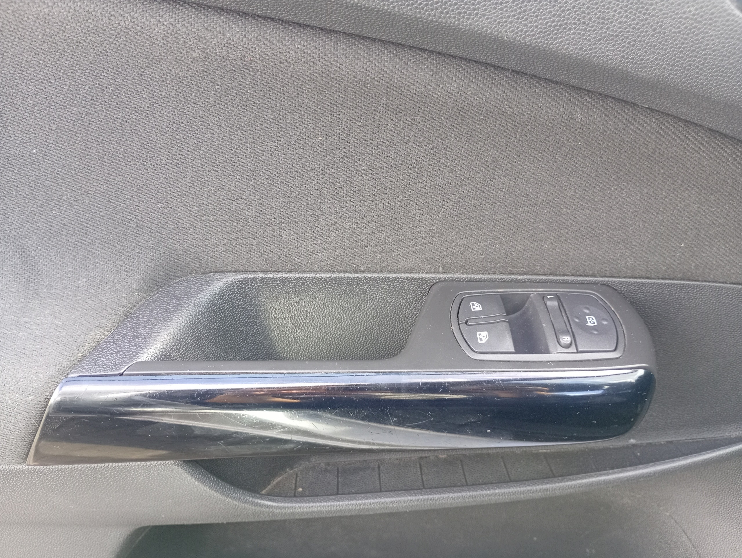 Window Switch Left Front Opel Corsa D 06-14 Used image 4