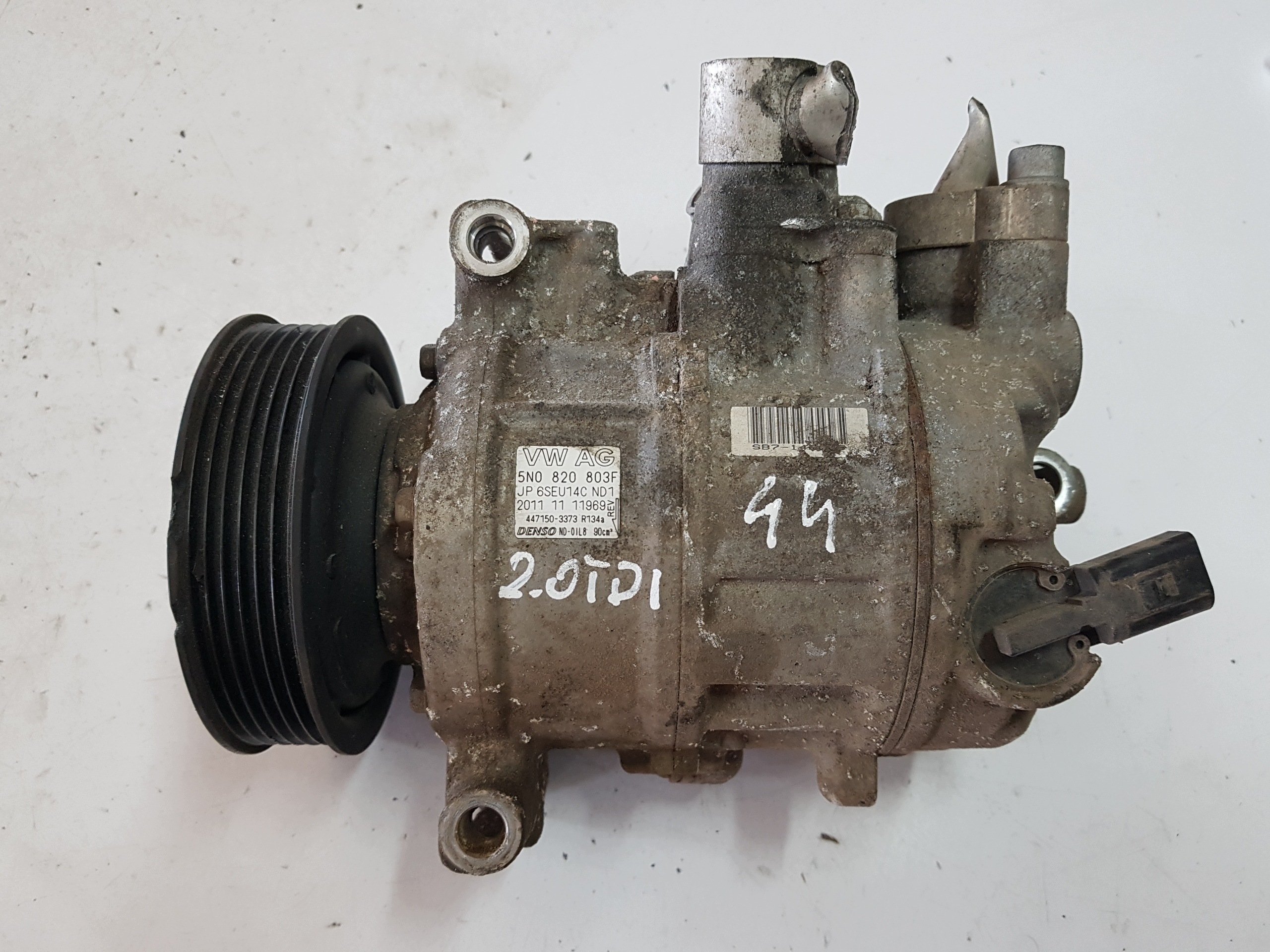 Ilmastointikompressori VW Tiguan 5N0820803F image 2