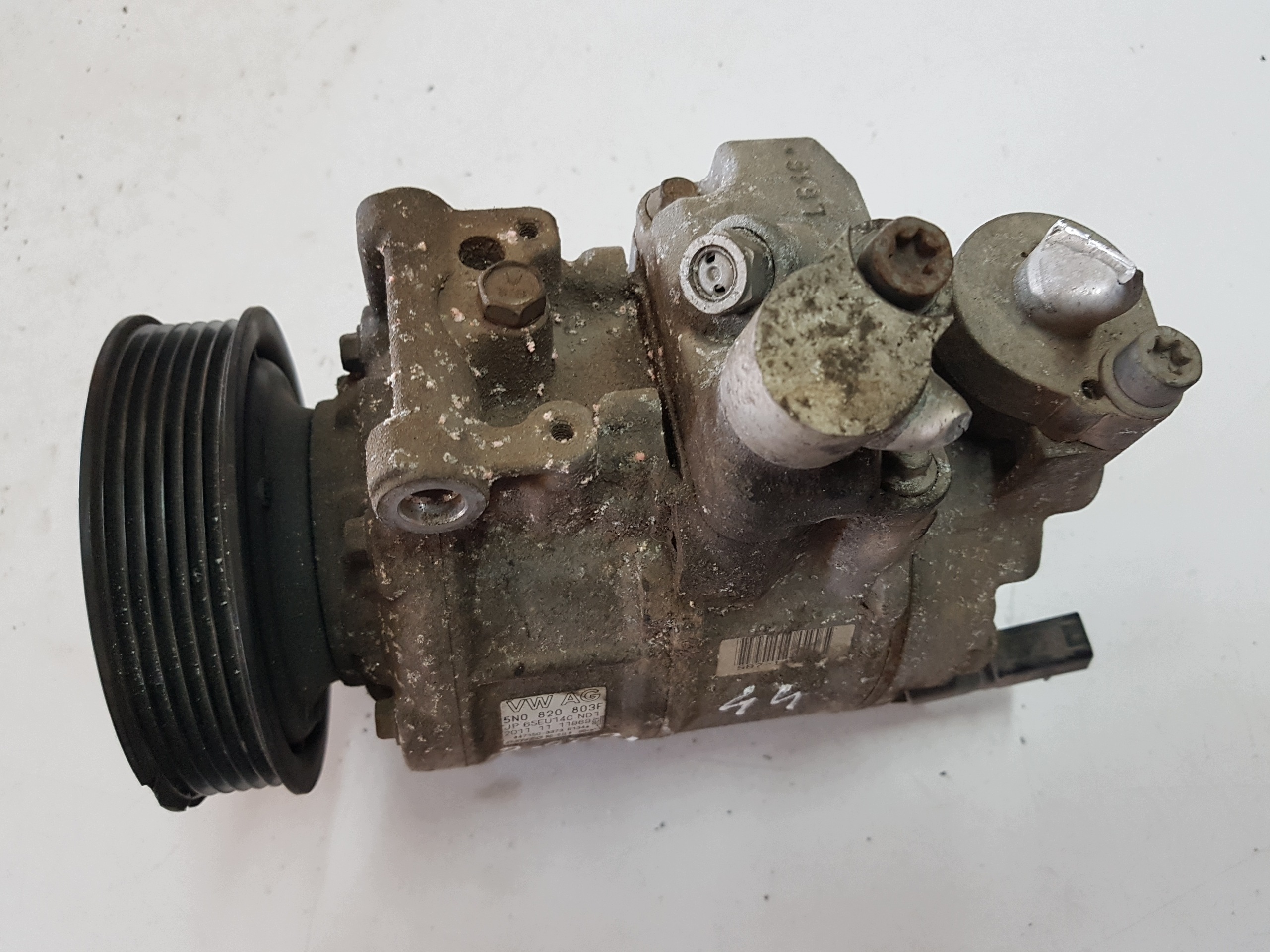 Ilmastointikompressori VW Tiguan 5N0820803F image 3