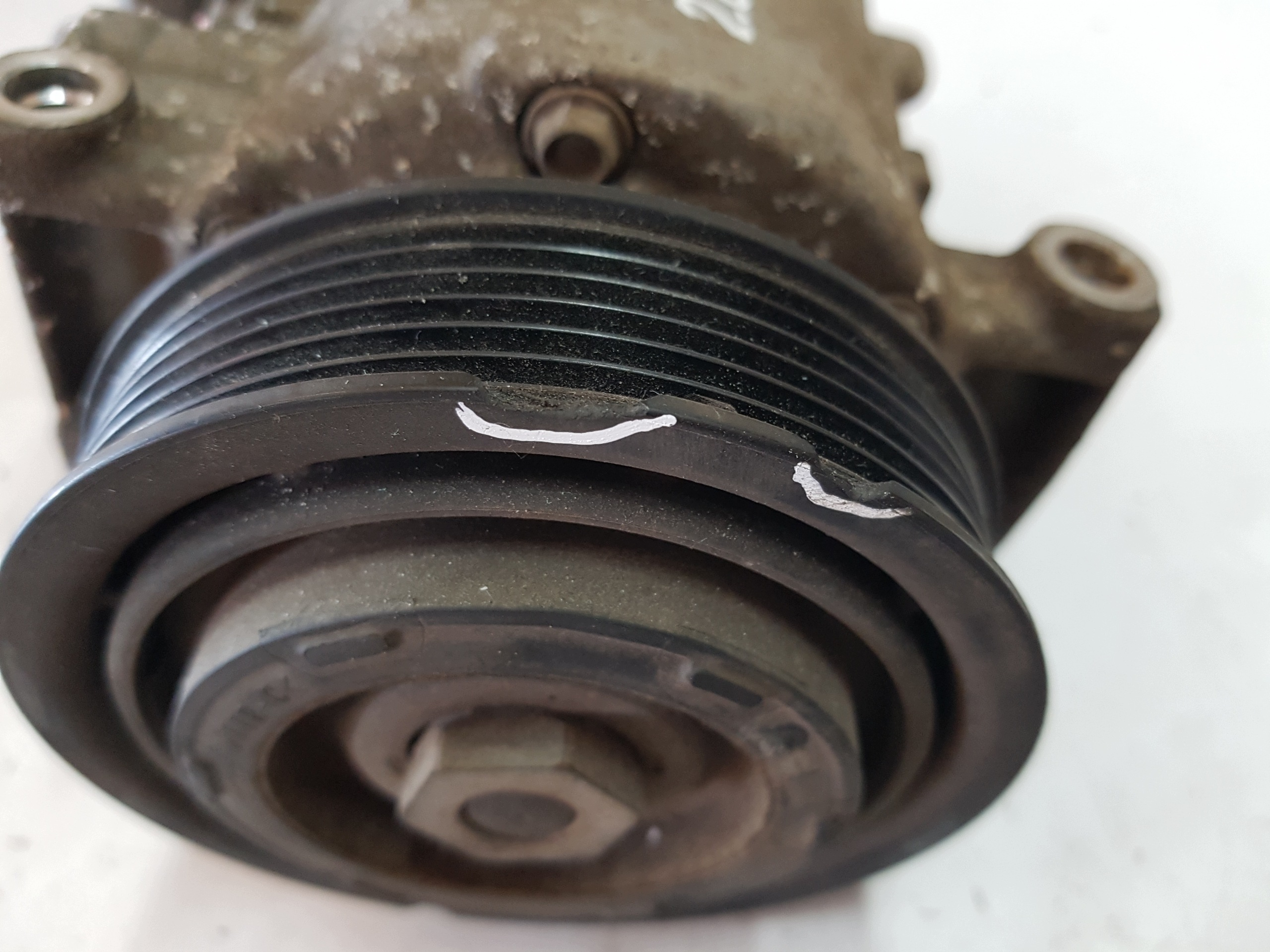 Ilmastointikompressori VW Tiguan 5N0820803F image 5