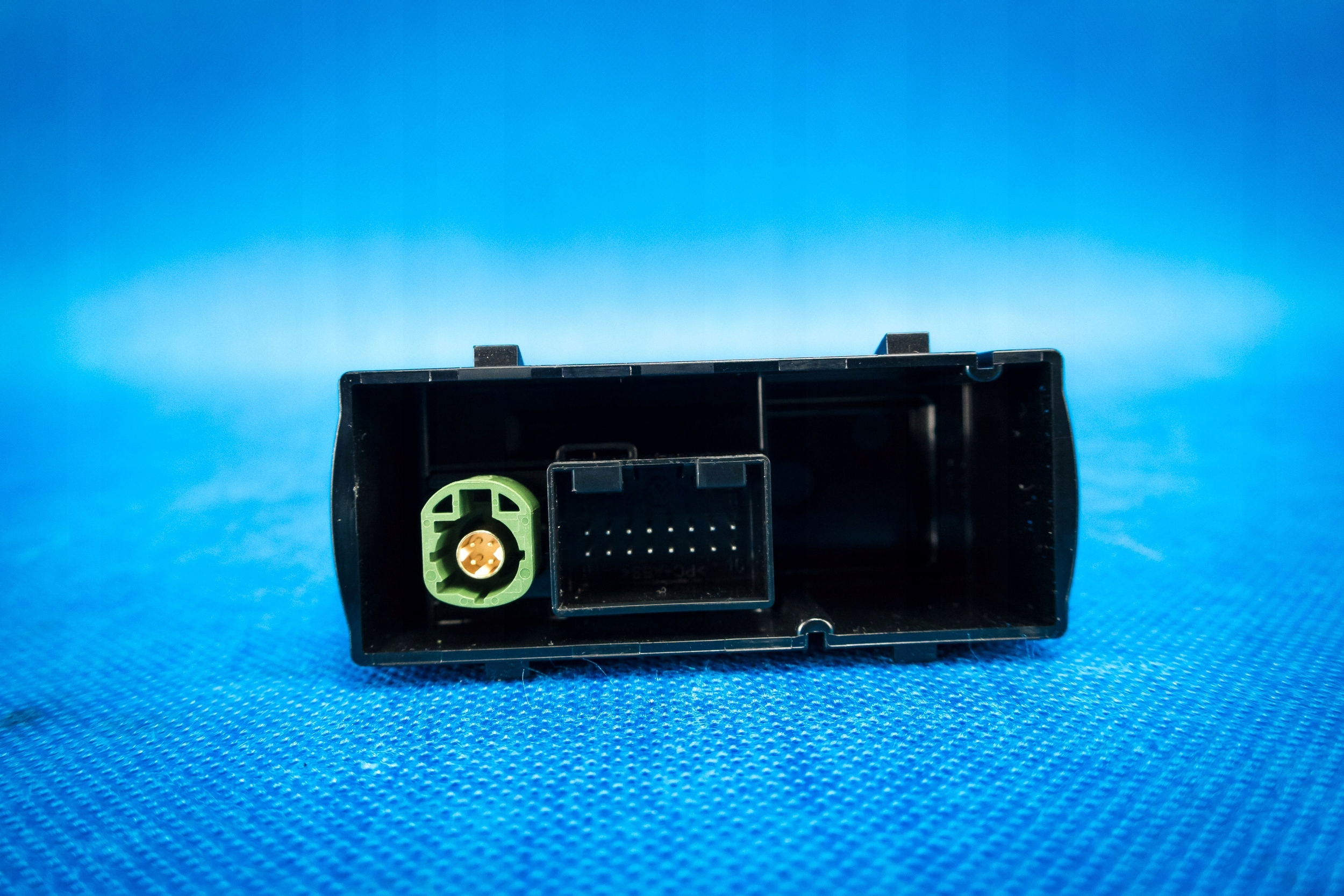 AMI Port Adapter Audi A3 S3 RS3 8V 8V0035736 Used