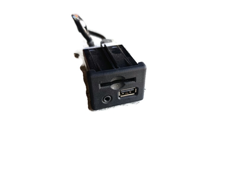 OPEL AIFMRA C GNIAZDO USB 20868796 image 2