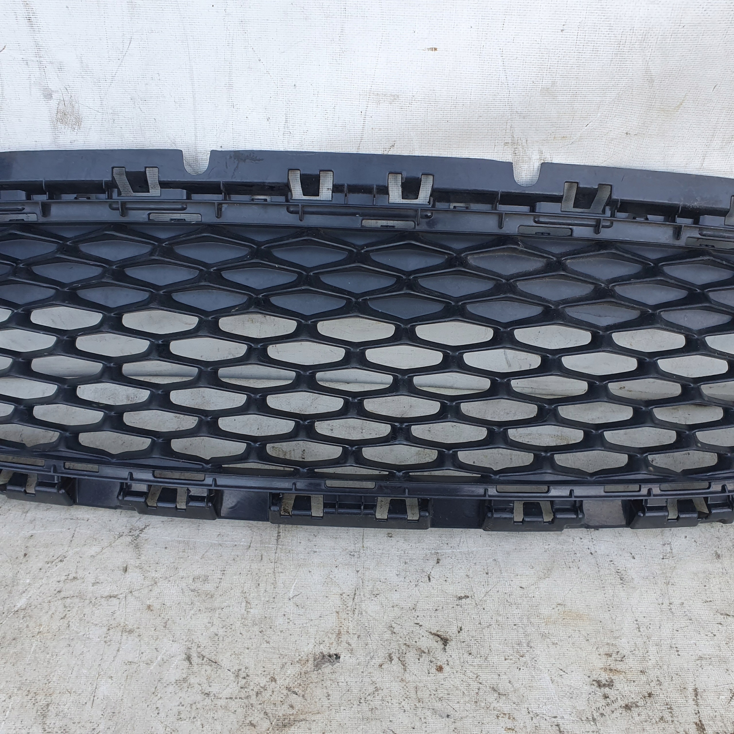 Ford Fiesta MK8 Grille H1BB-8B271-A1 image 3