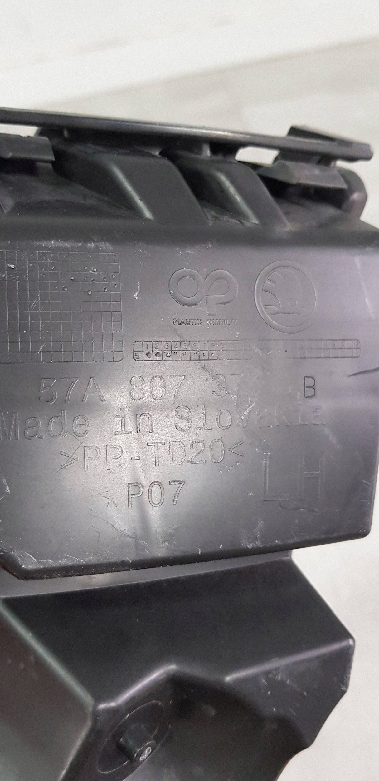 SKODA KAROQ 57A807377 Fixation aile arrière gauche image 5