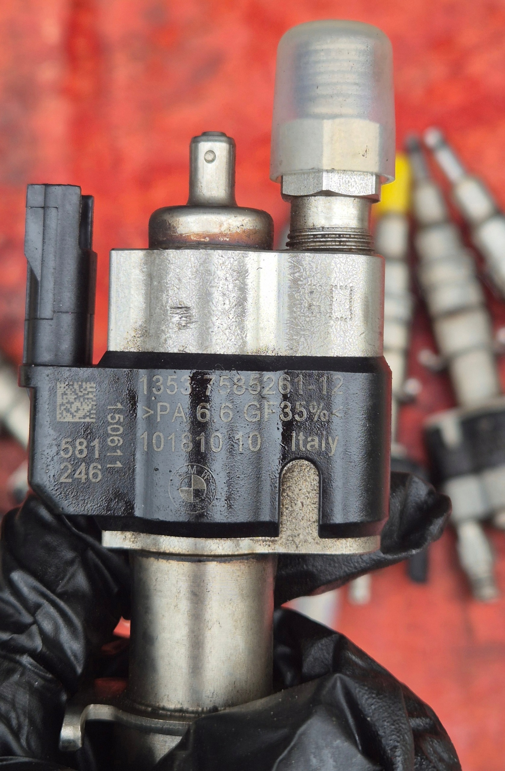 Injecteur BMW E60 E61 E92 E93 N54 7585261-12 image 3