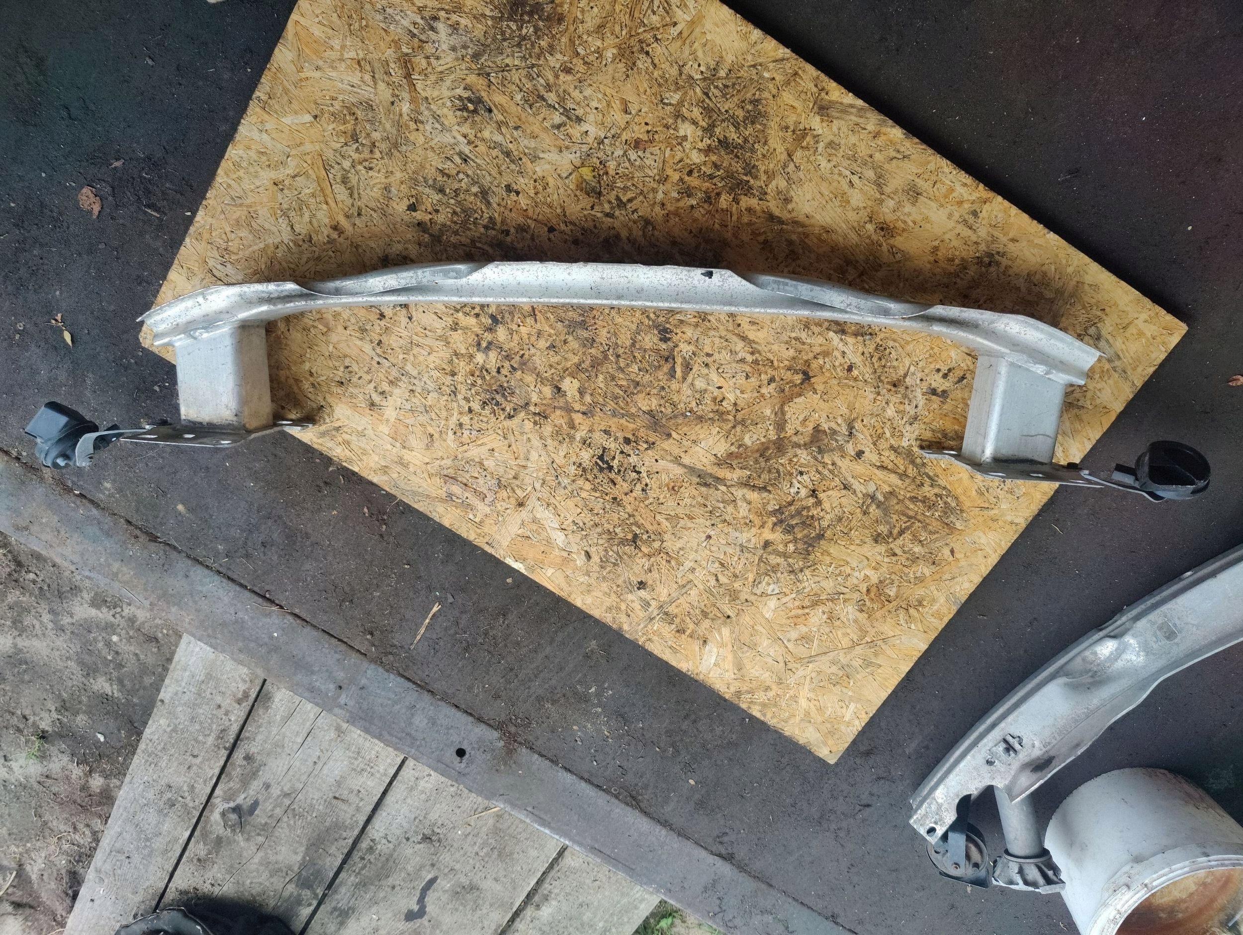 Voorbumperversteviging Audi A3 8V 8V4807109E image 3