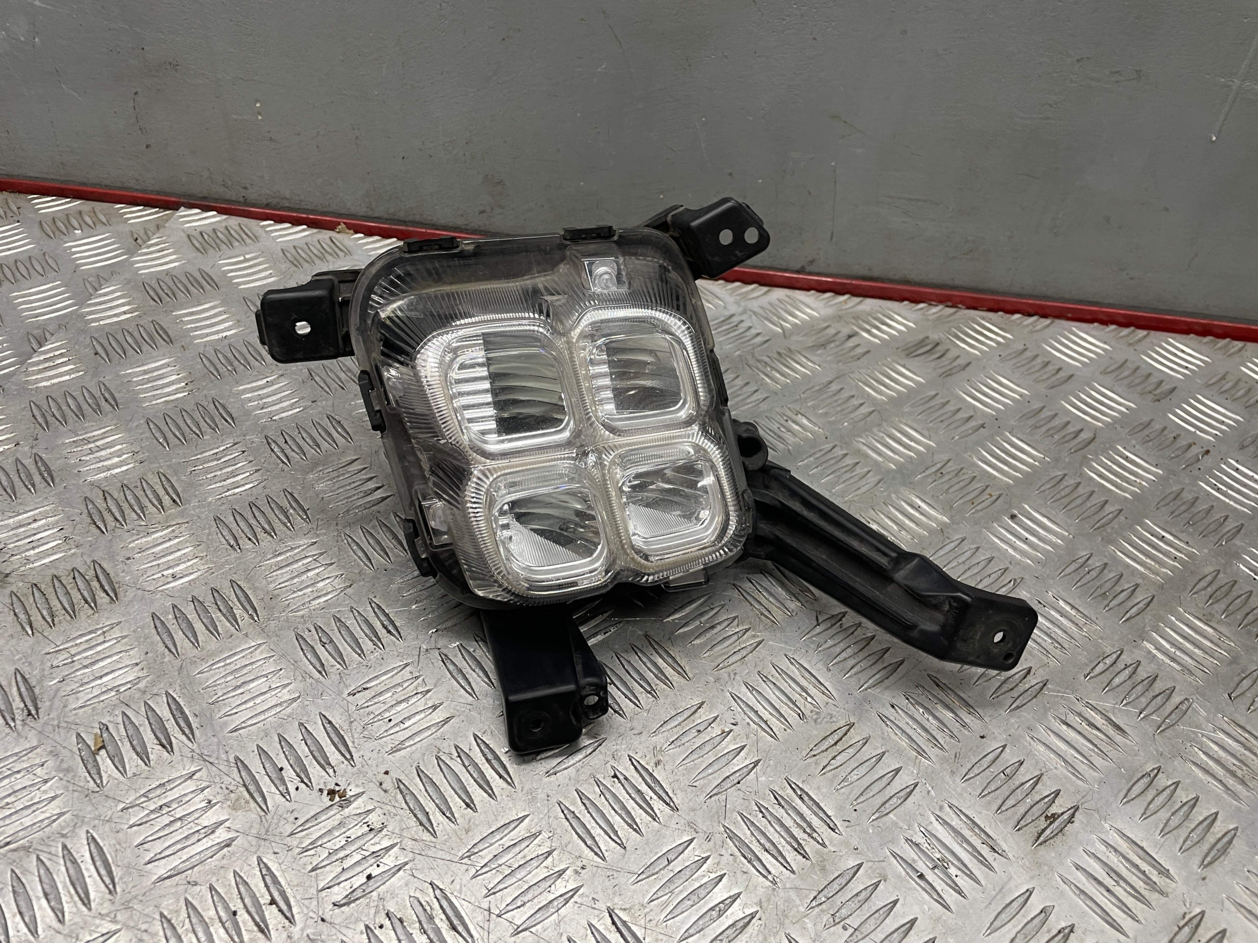 Farol LED DRL Esquerdo Kia Sorento III 67847654 image 2