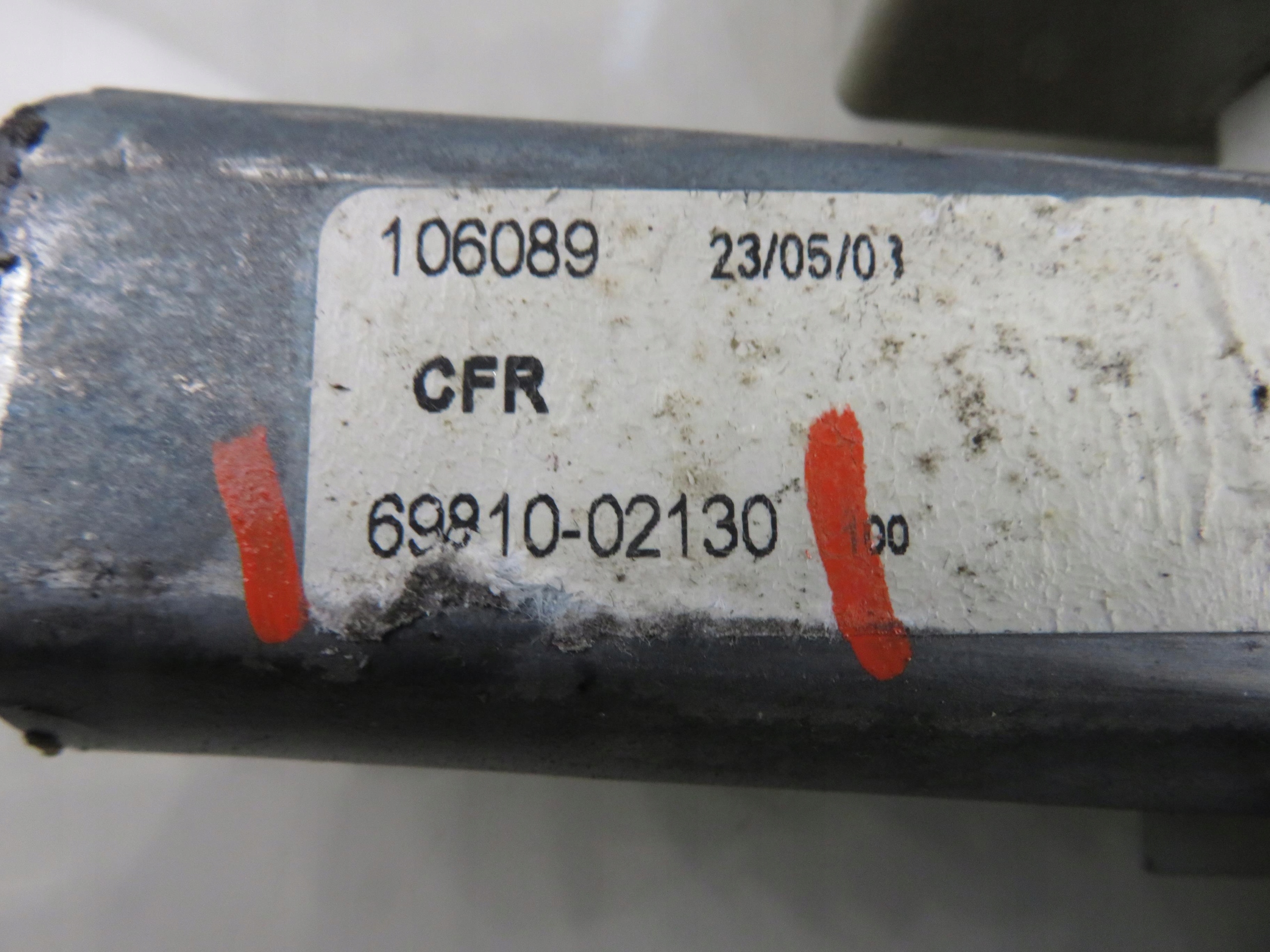 Raamheffer rechts voor Toyota Corolla E12 6981002130 image 4