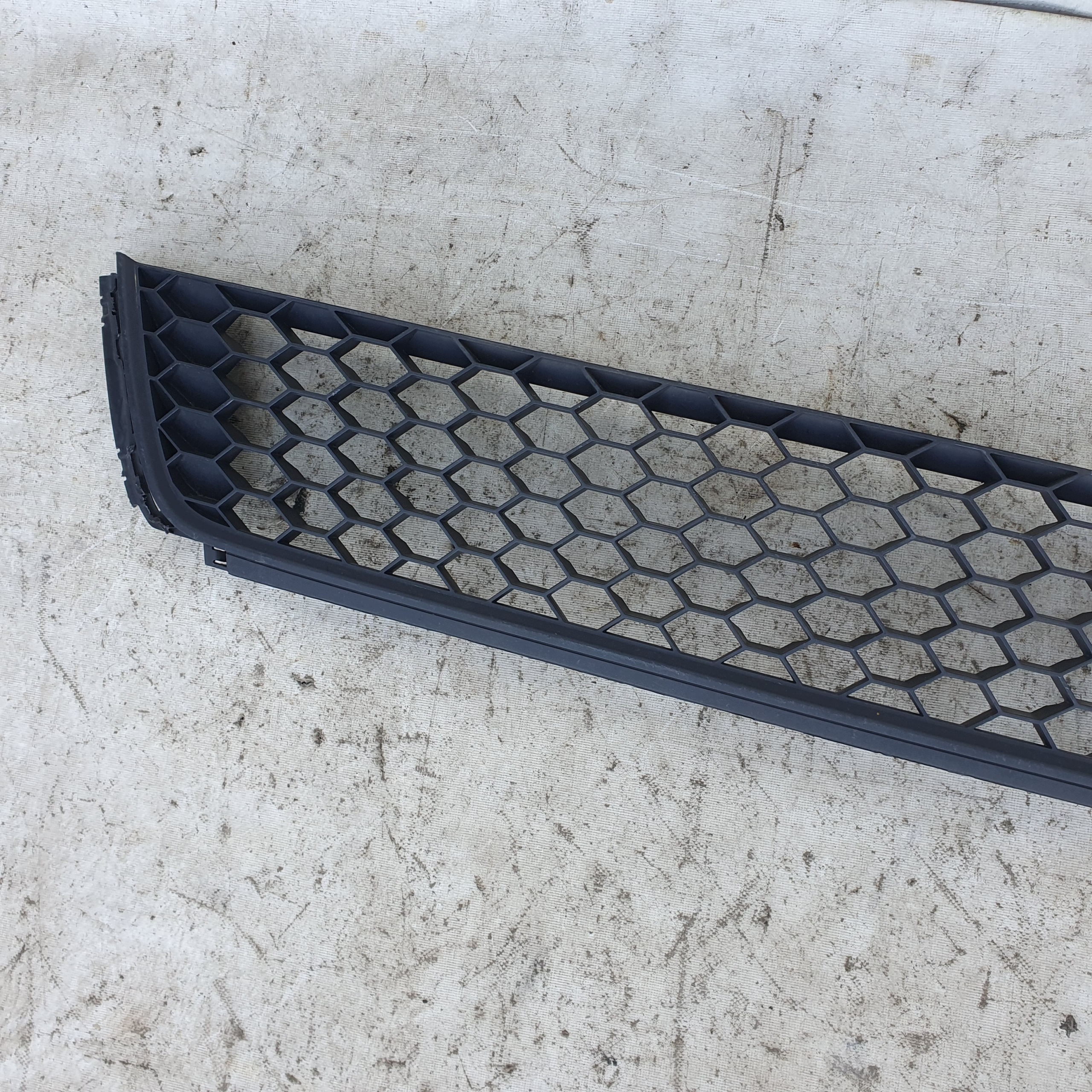 Rejilla Parachoques VW Polo V GTI 6R0853677C image 3