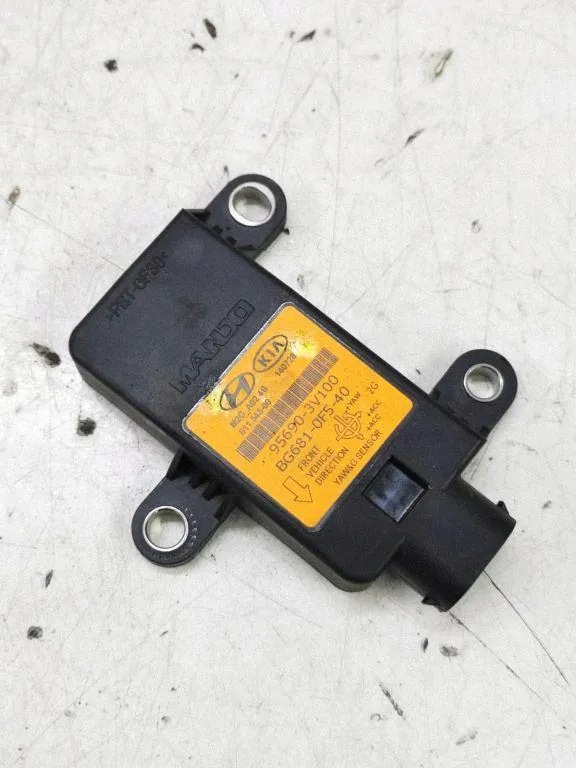 Used Kia Sportage III FL Sensor OEM 956903V100