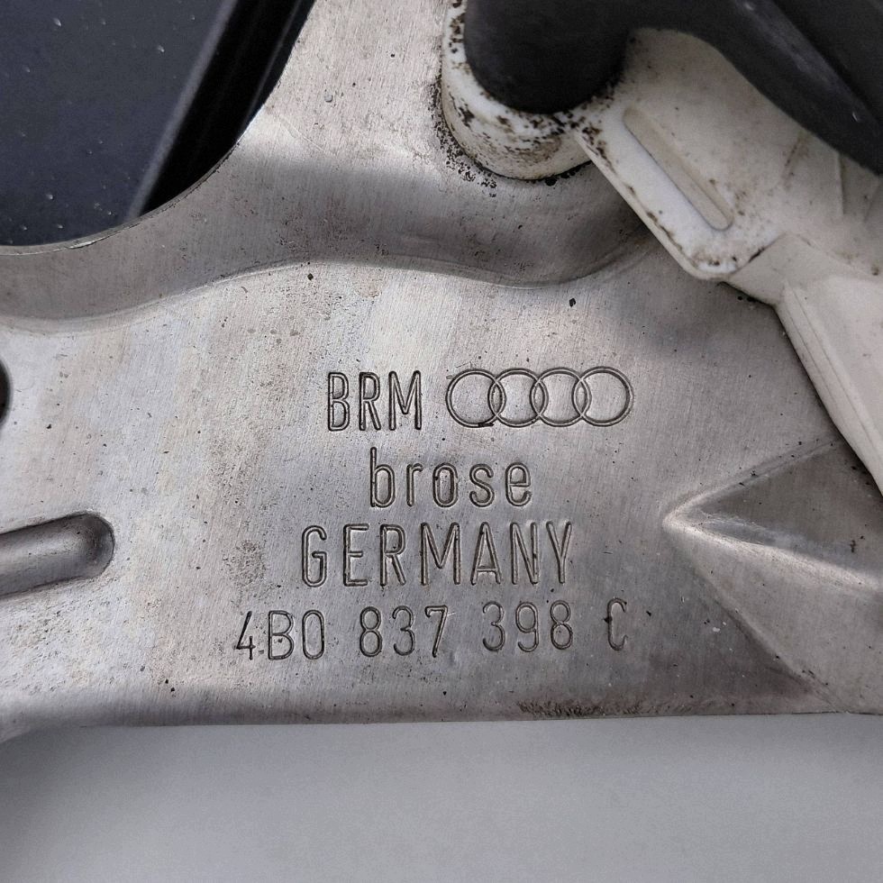 Elevador de Vidro Dianteiro Direito Audi A6 C5 Kombi OEM DRC121928