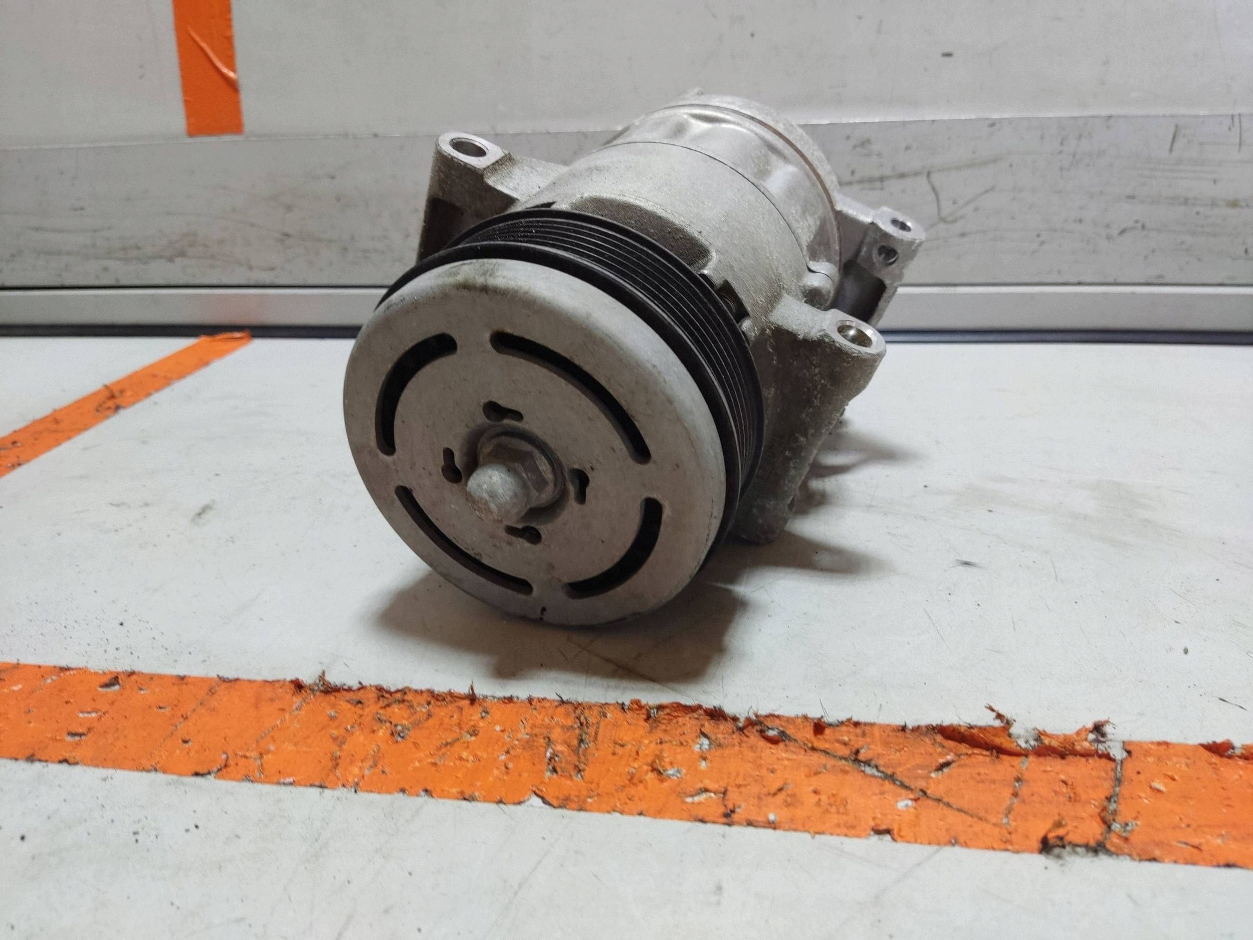 Compressor de Ar Condicionado Opel Grandland 1.2 THP OE9827529180 image 4