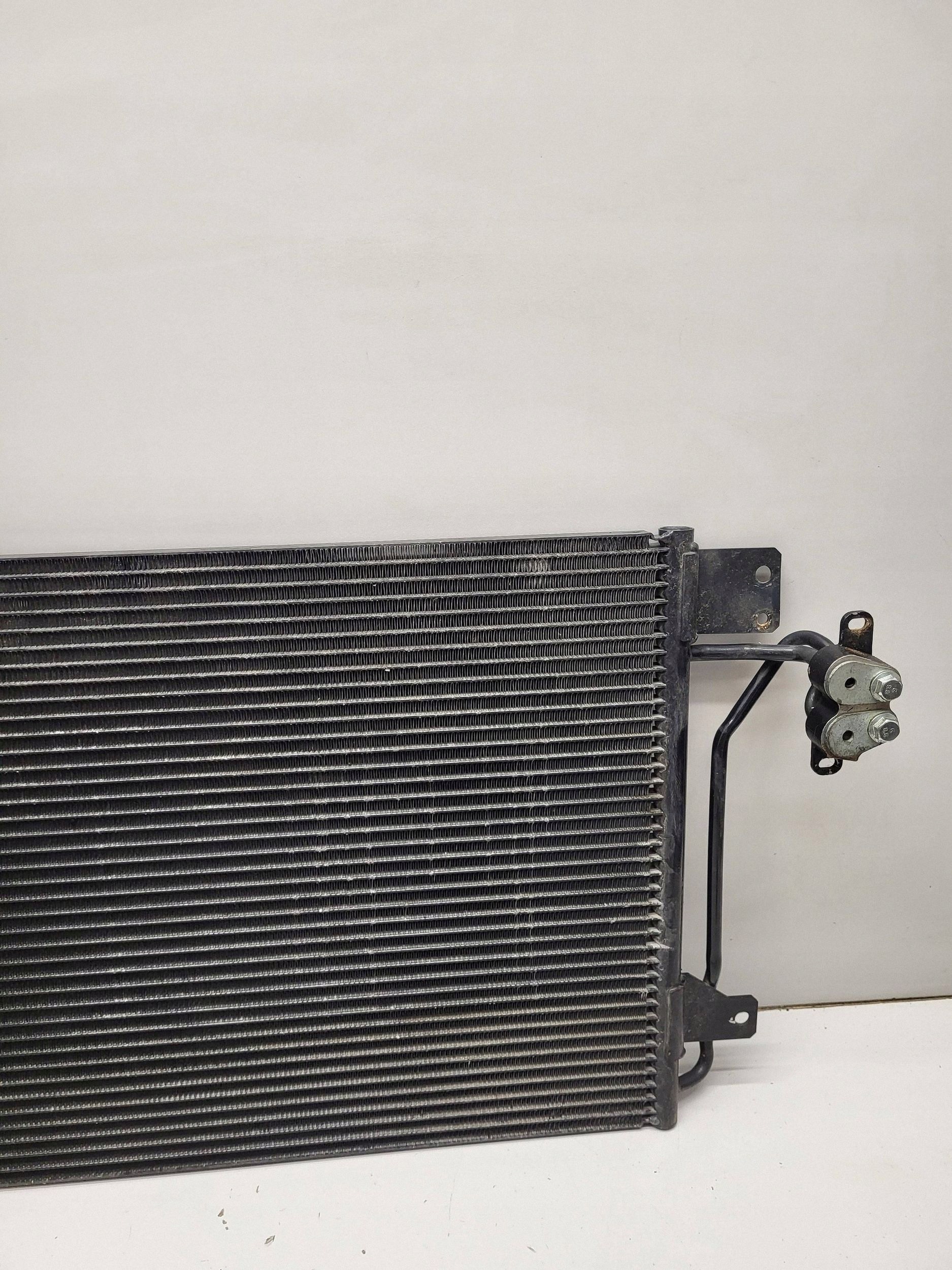 Condenseur clim VW Transporter T5 7H0820411 image 3
