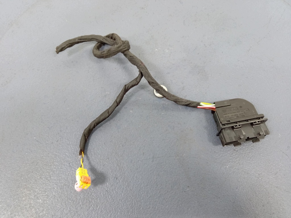 Skoda Octavia IV Left Rear Door Wiring Loom A-821388-01