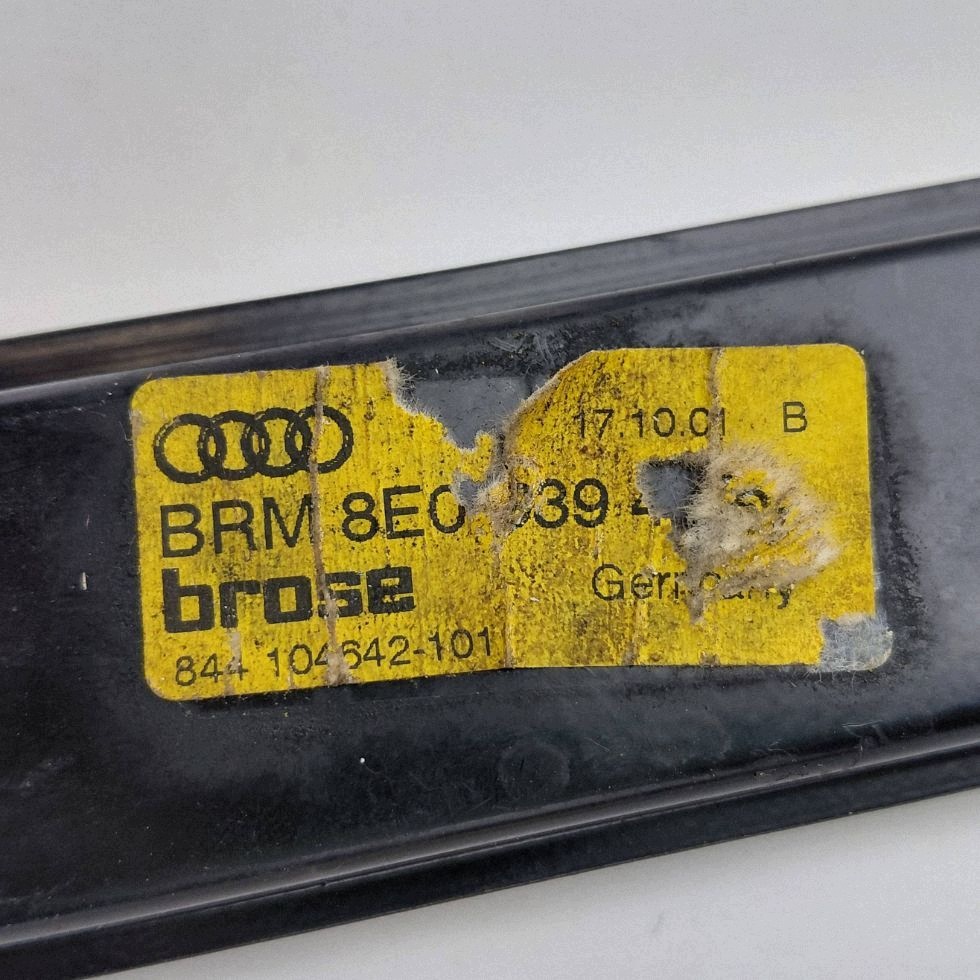 Manuaalinen ikkunannostin vasen taka Audi A4 B6 Kombi
