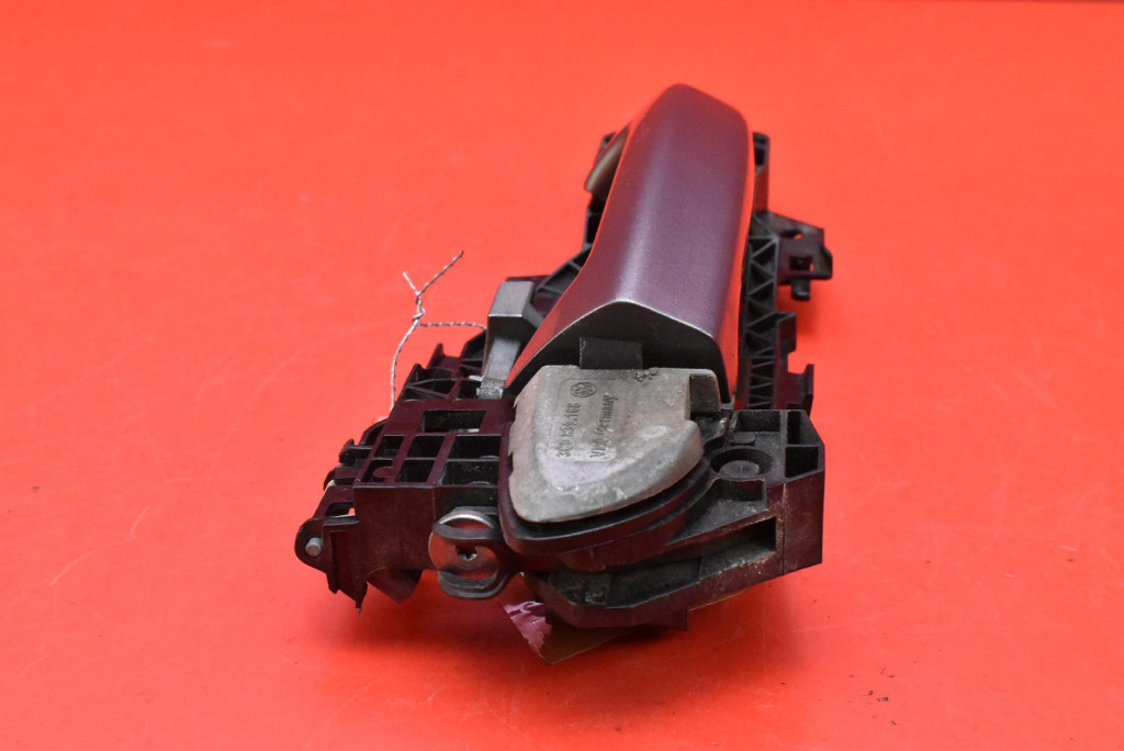 Oikea etuovi kahva harmaa VW Passat B6 05-10 image 3