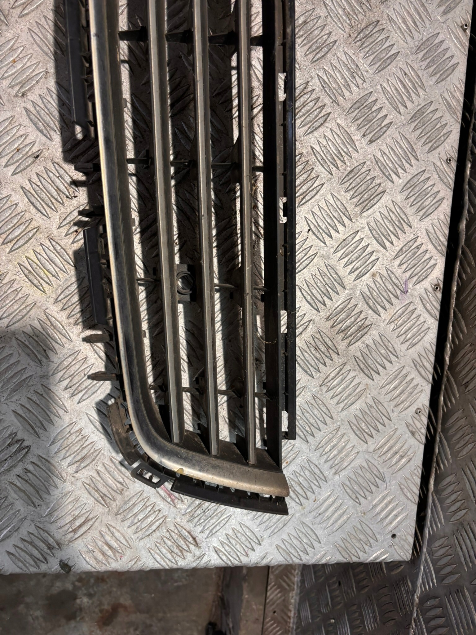 Säleikkö Opel Astra III H Lift 13238553