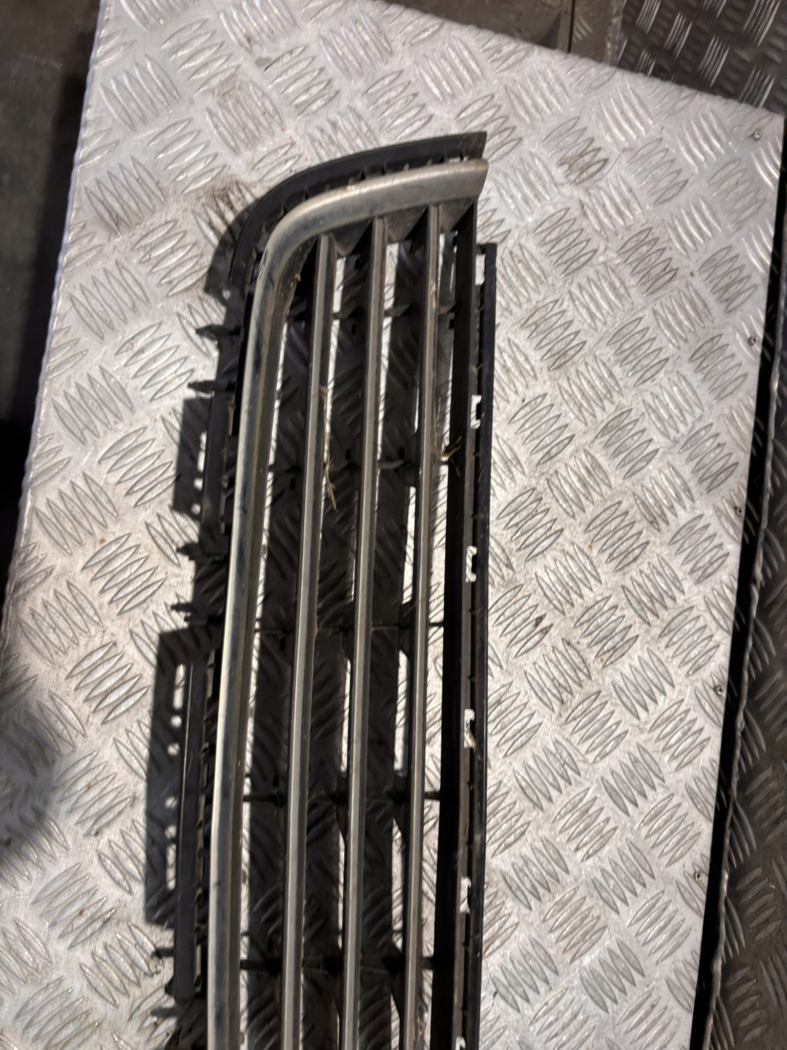 Grade do Para-choque Opel Astra III H Lift 13238553 image 4