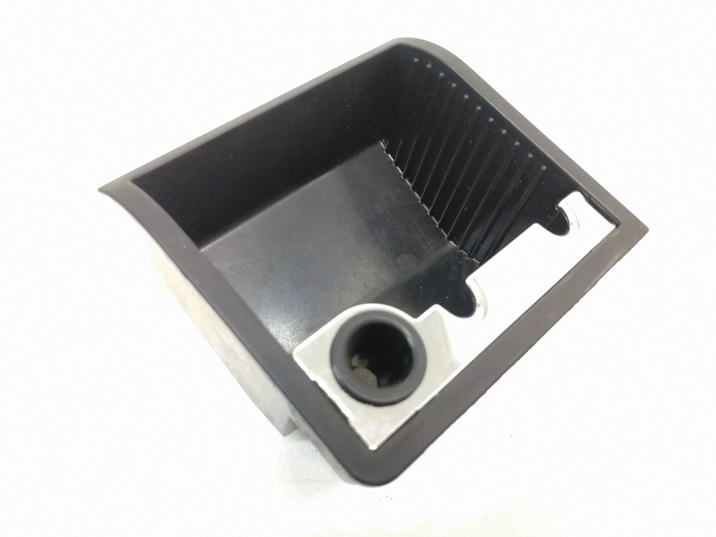 Cinzeiro VW Jetta 1.9 TDI 105cv 2007 1K0857335 image 2