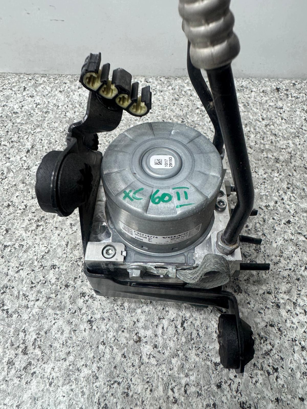 Pompe ABS Volvo XC60 II 2017- 32214774 image 4