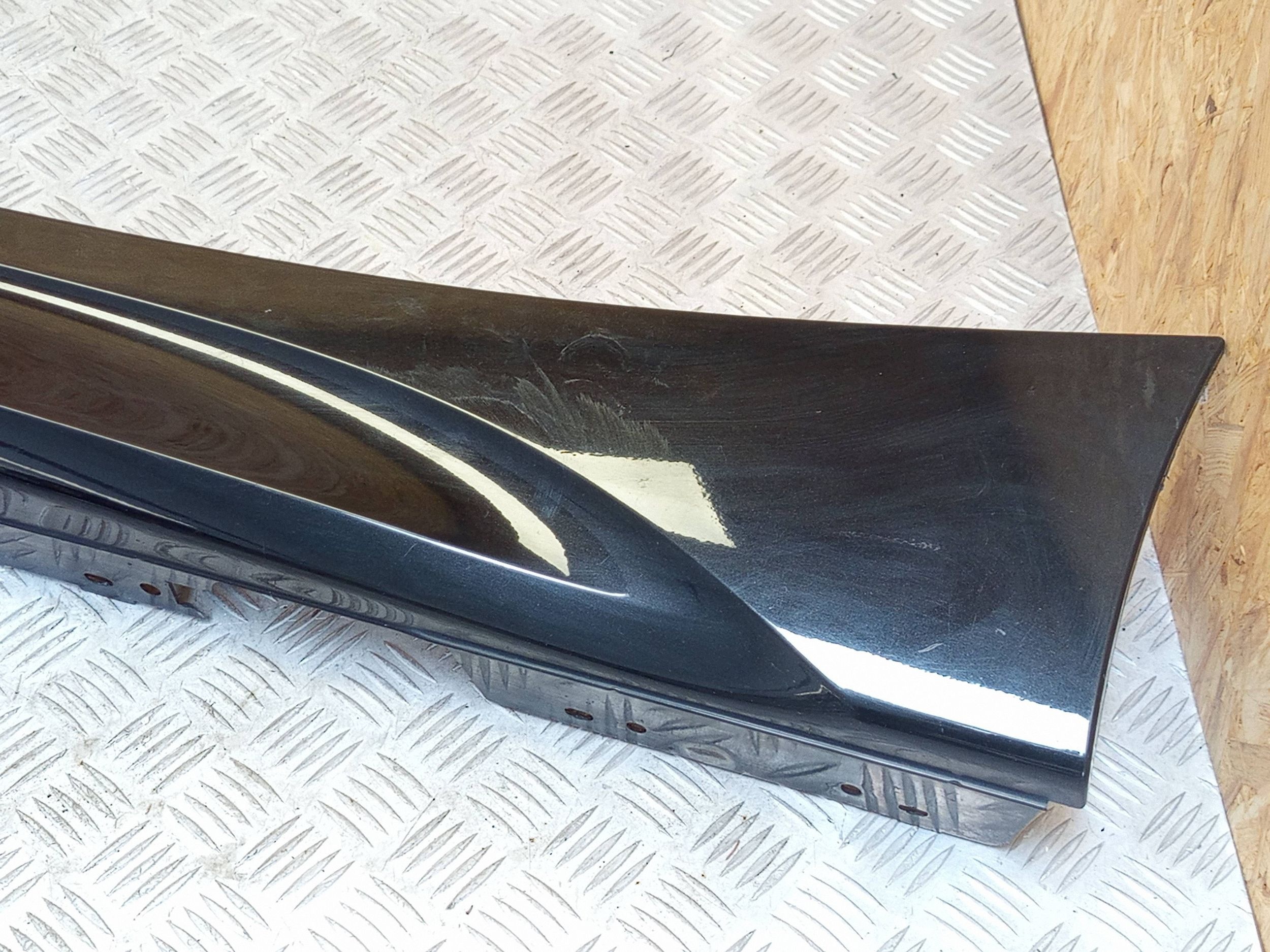 BMW F20 kynnyslista vasen OE 8051035 image 3