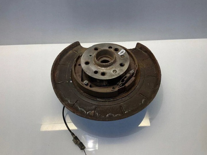 Pivot de moyeu arrière droit A1643501408 Mercedes ML W164 GL X164 R W251