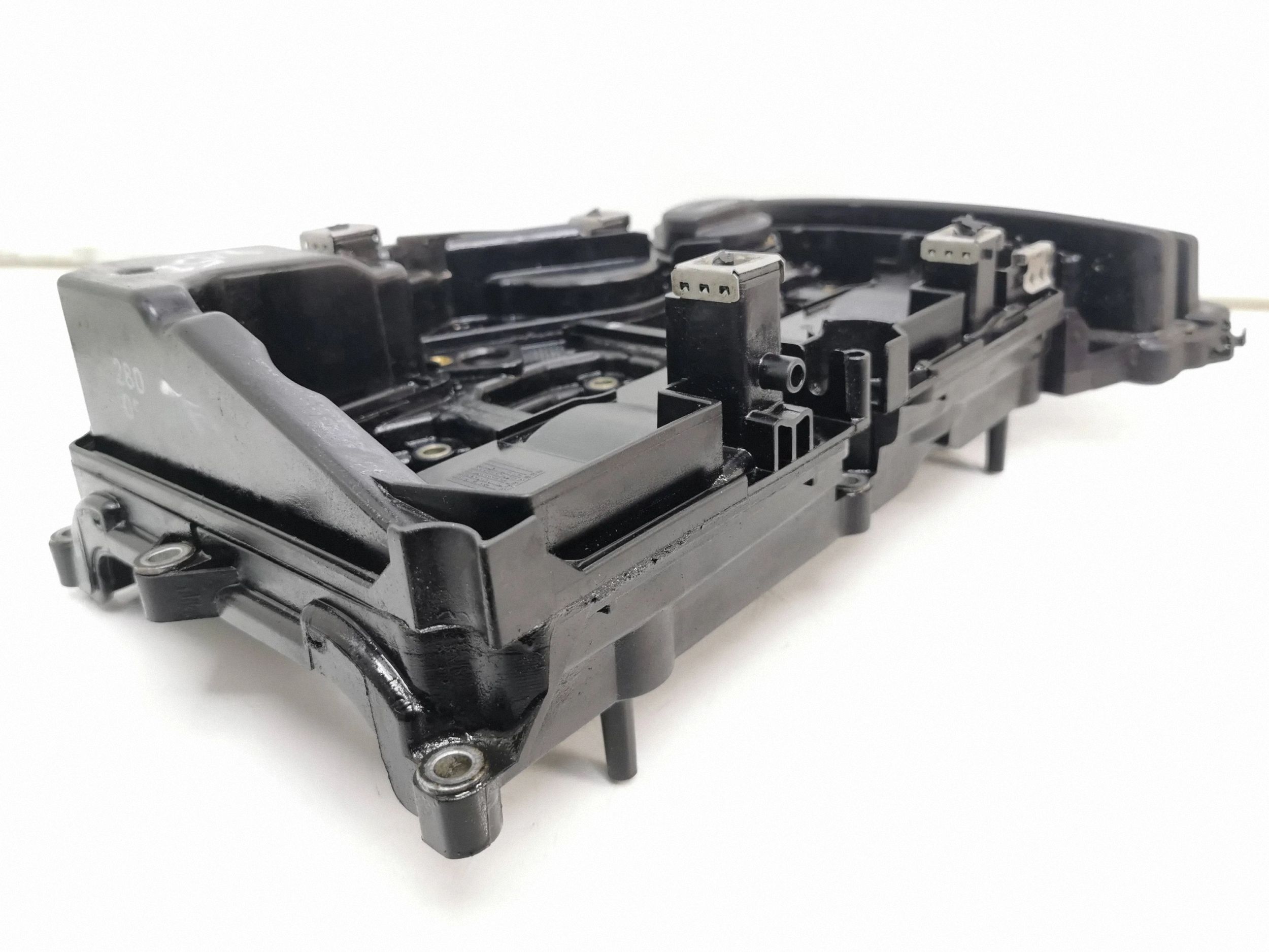 2005 Mercedes-Benz E W211 Valve Cover F101030