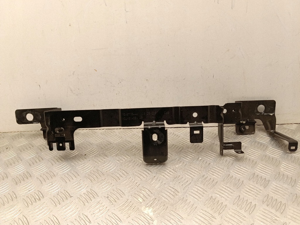 Fixation roue de secours Skoda 1EA971844A image 2