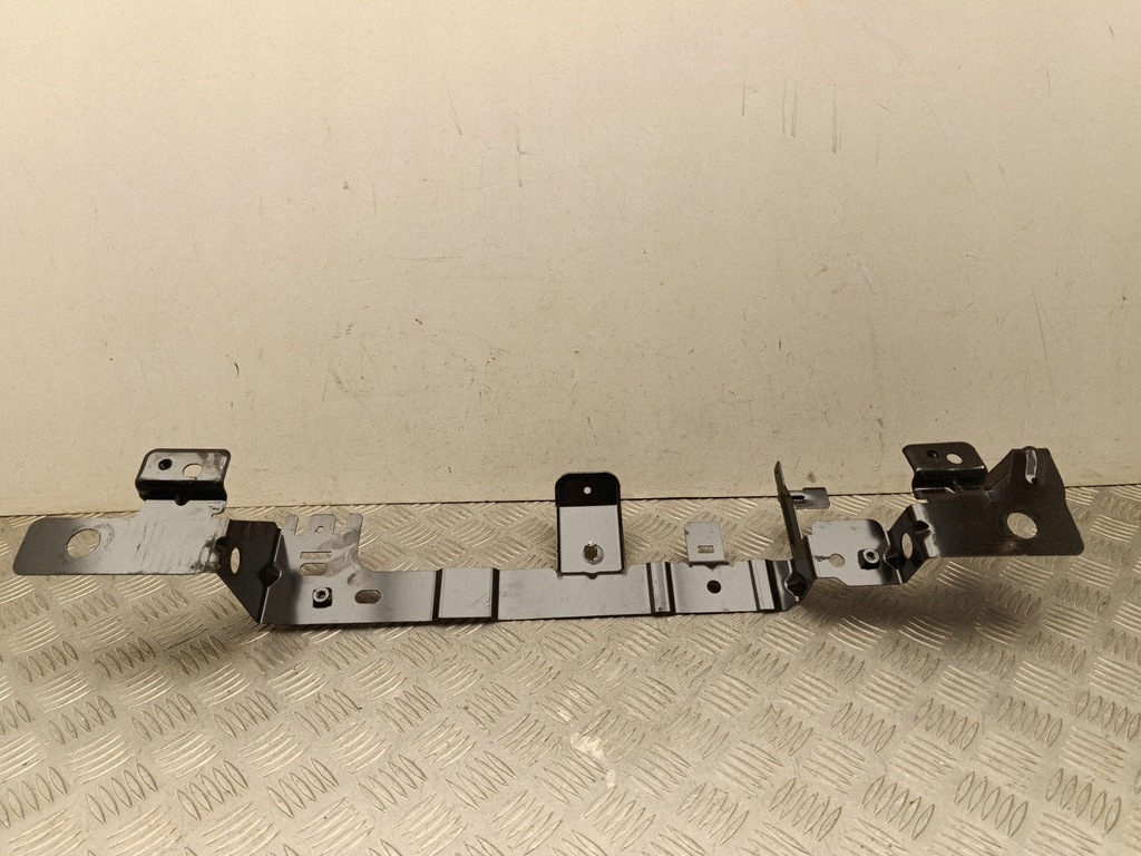 Fixation roue de secours Skoda 1EA971844A image 4