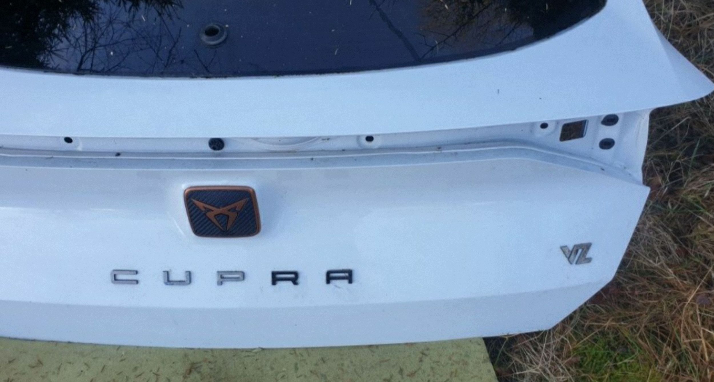 Cupra Formentor takaluukku, käytetty, OEM EZJ18