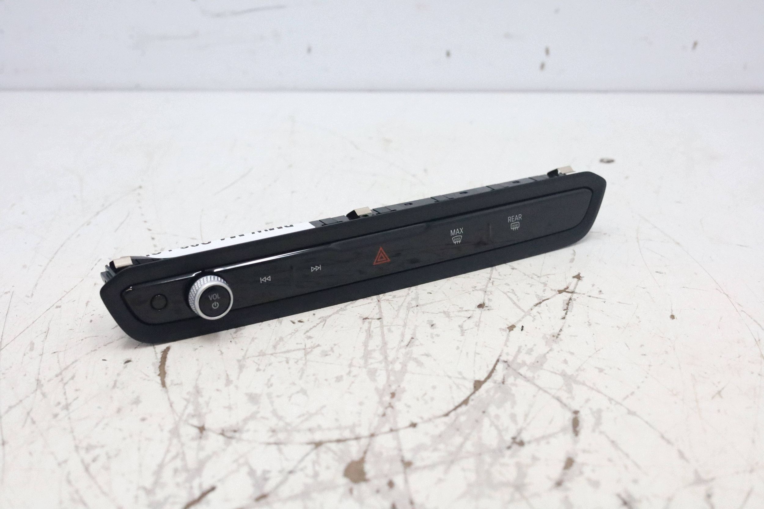 Panel interruptor radio BMW G20 G21 G22 G23 G26 M3 G80 G81 image 2