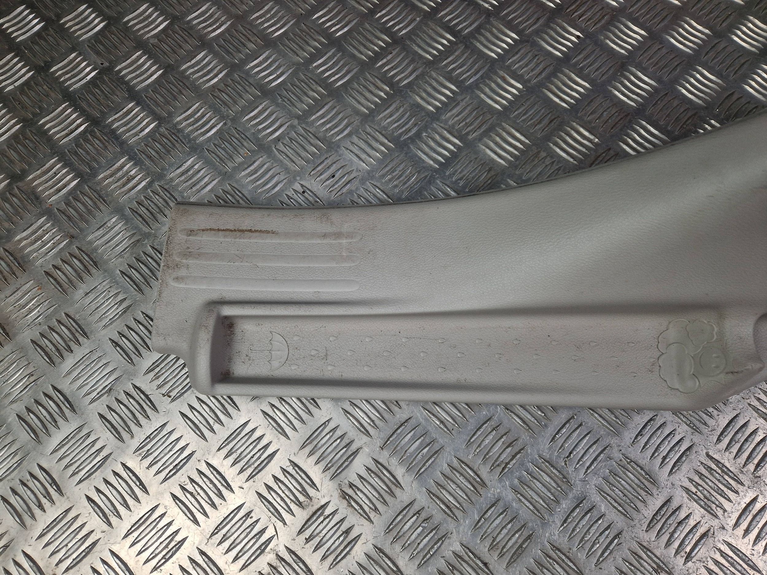 Chrysler 6DQ34TRMAB Ovi kaiuttimen ritilä