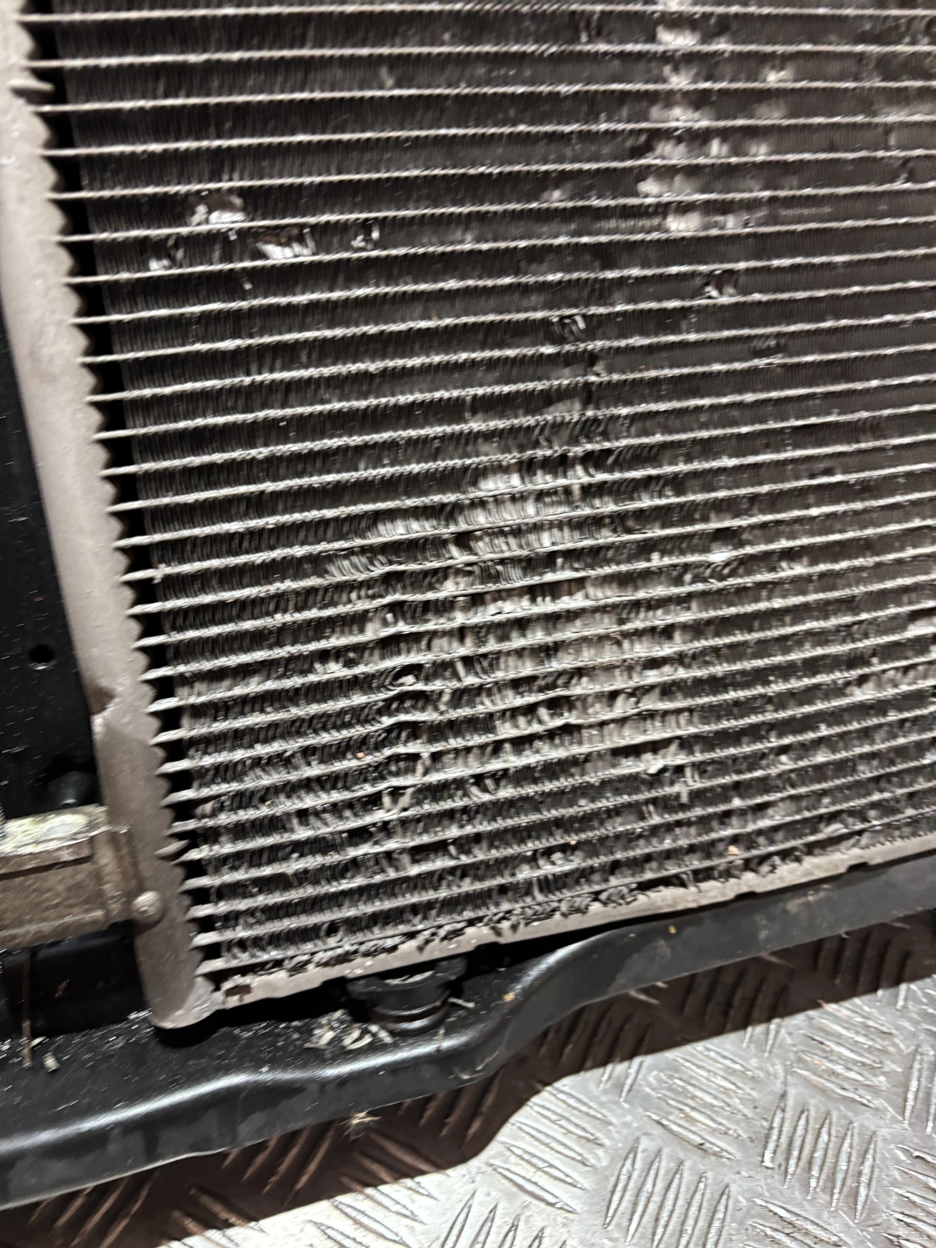 Etujäähdyttimen tuuletin Citroen C3 III B618 1.2 VTI