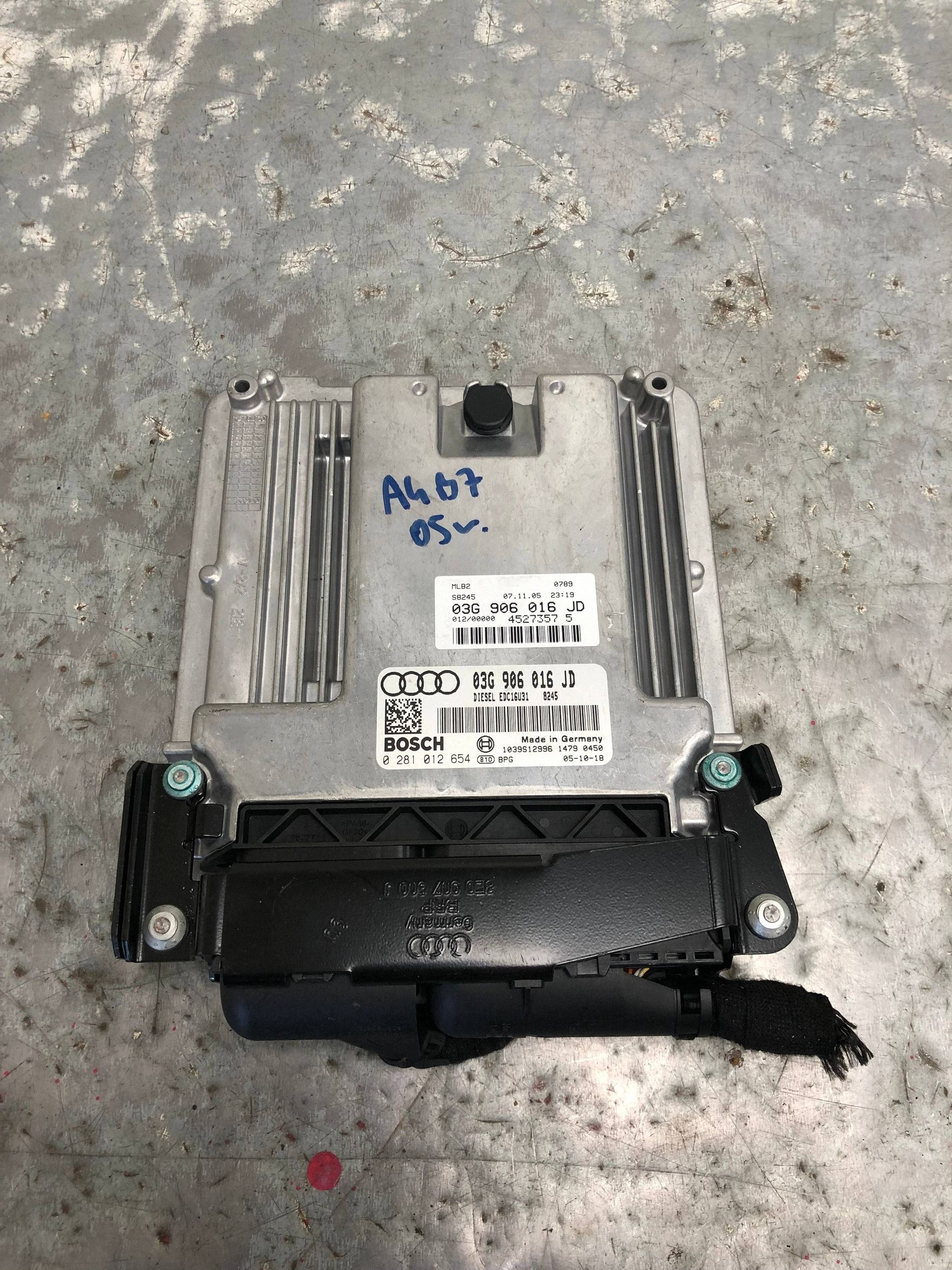 Engine Computer Audi A4 B7 03G906016JD Used image 2