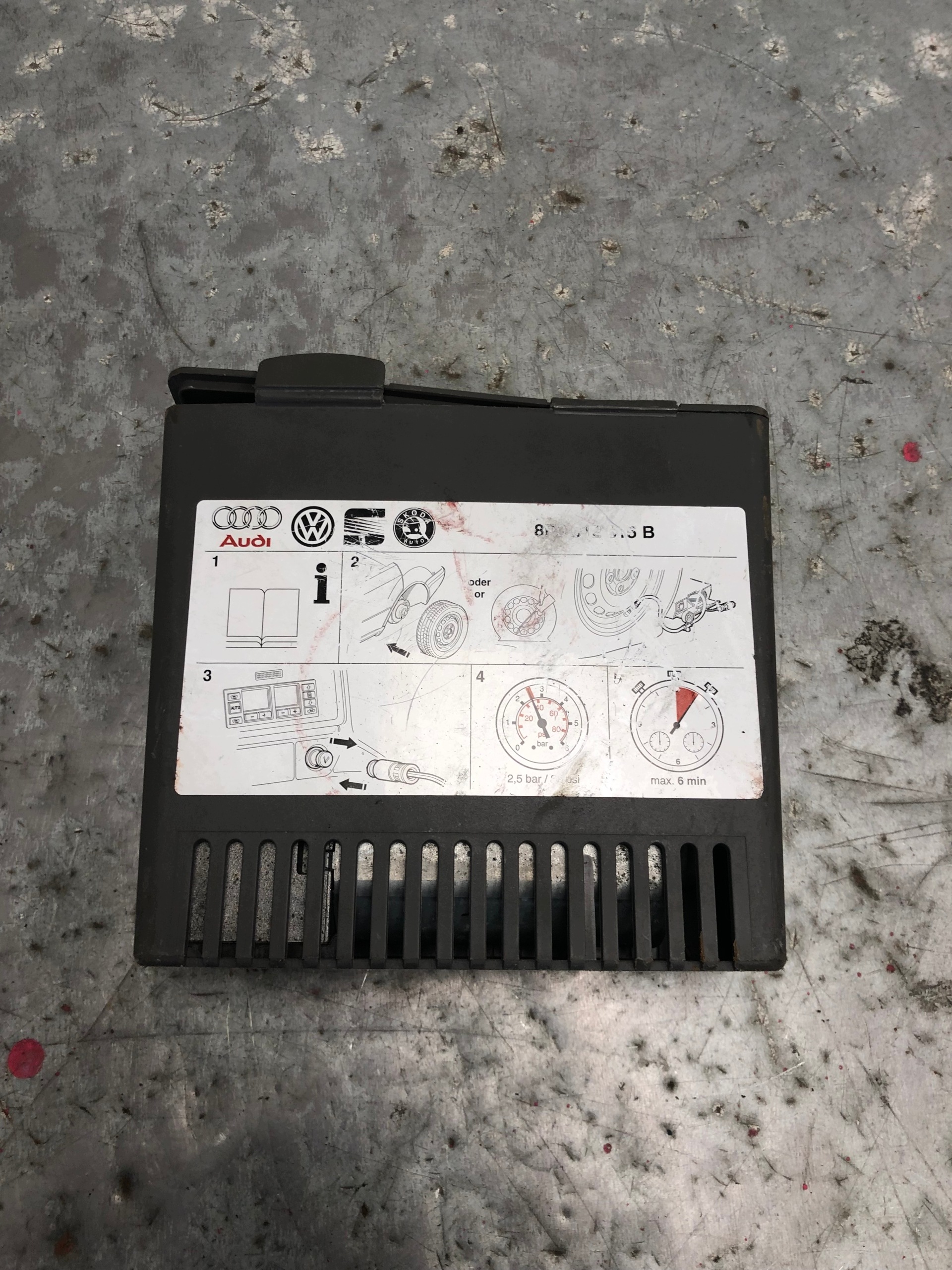 Compressor Audi A4 B7 8P0012615B Usado image 2