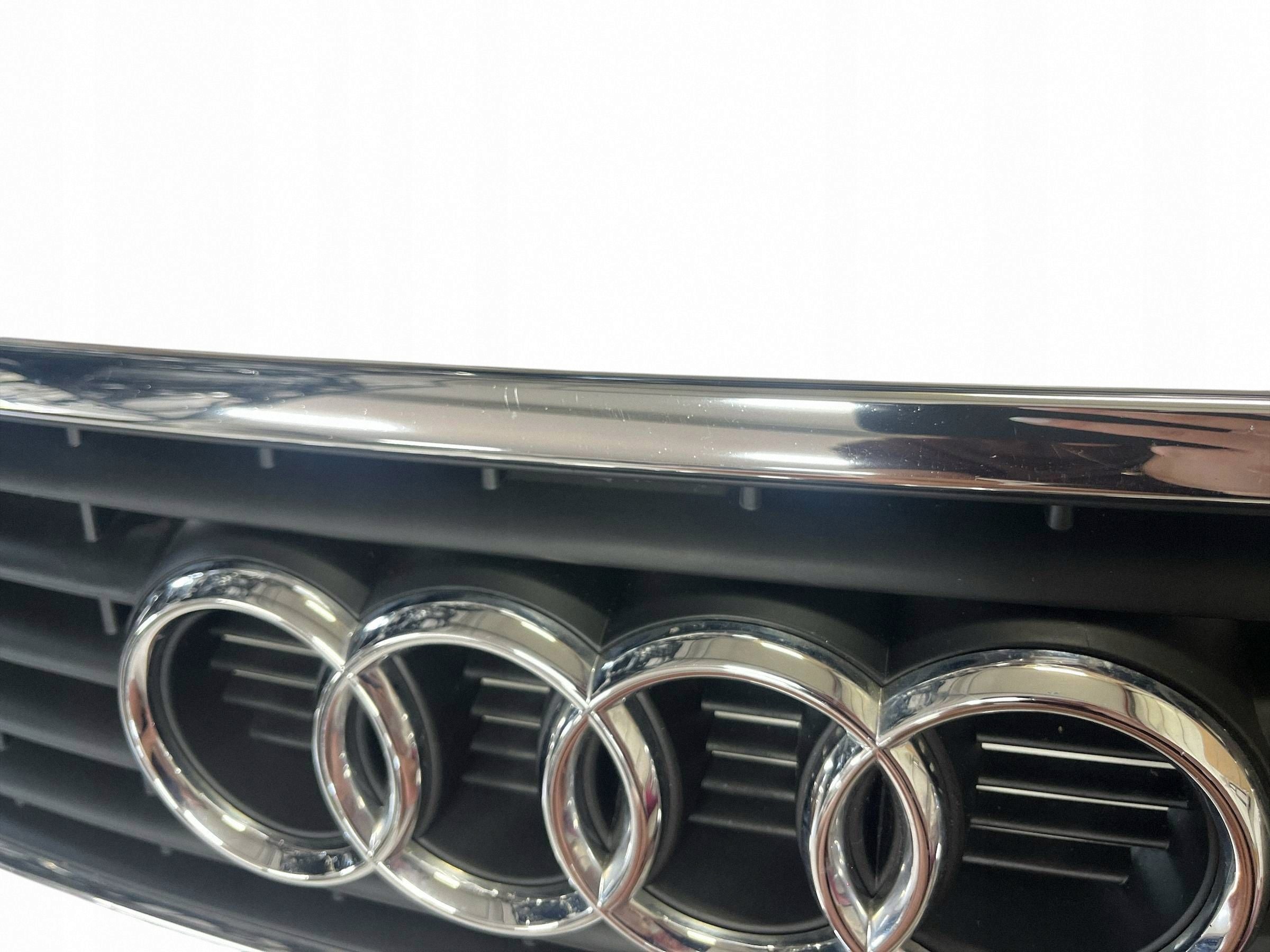 Calandre Audi OE 4D0853651N d'occasion image 5